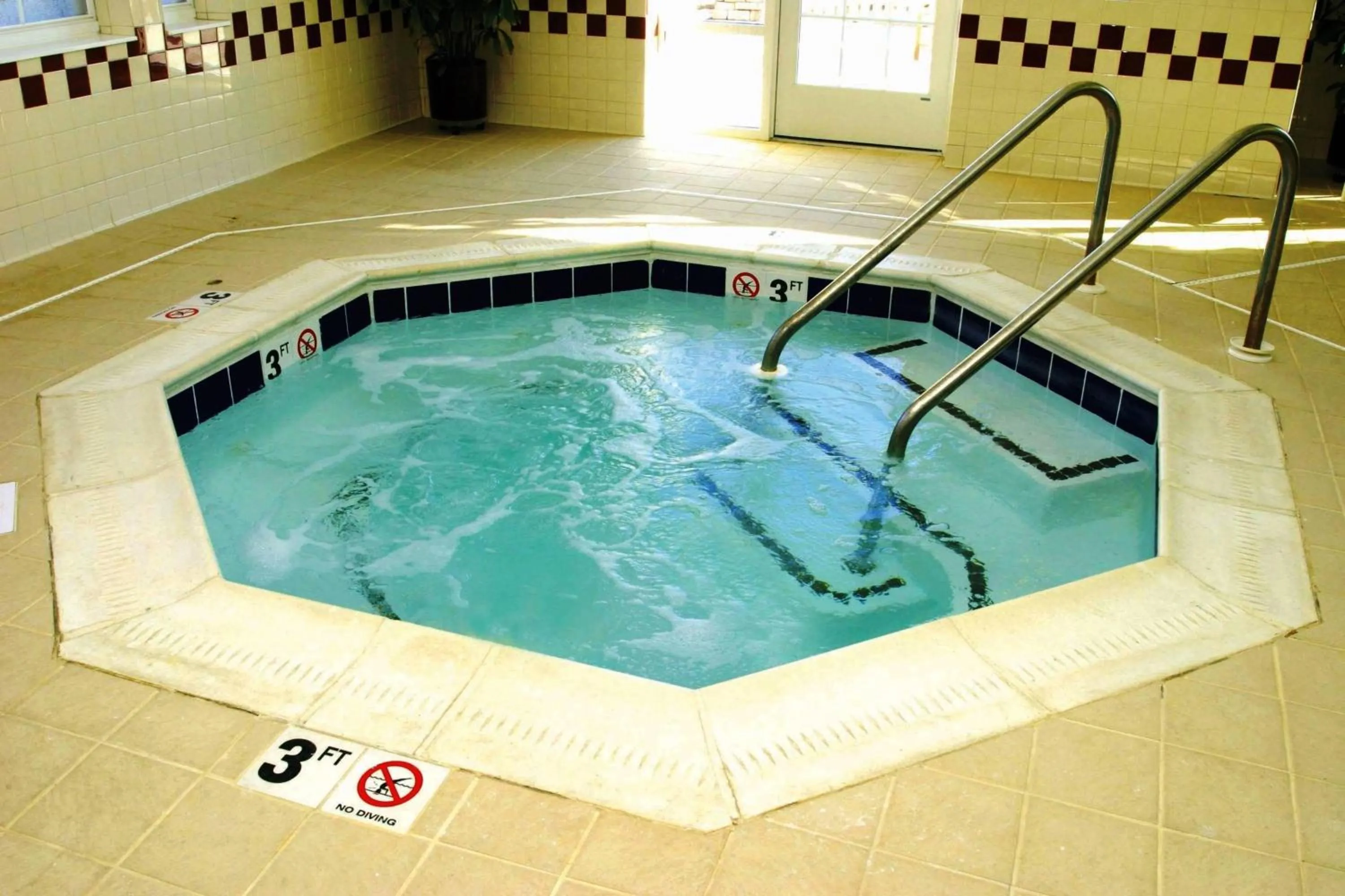Swimming pool in SpringHill Suites by Marriott Hershey Near The Park