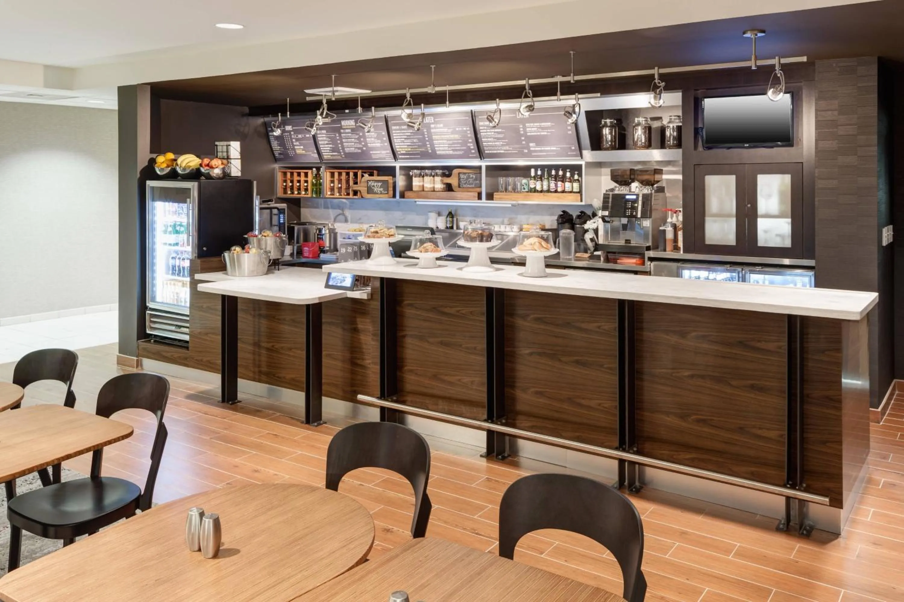 Restaurant/places to eat in Courtyard by Marriott Hattiesburg