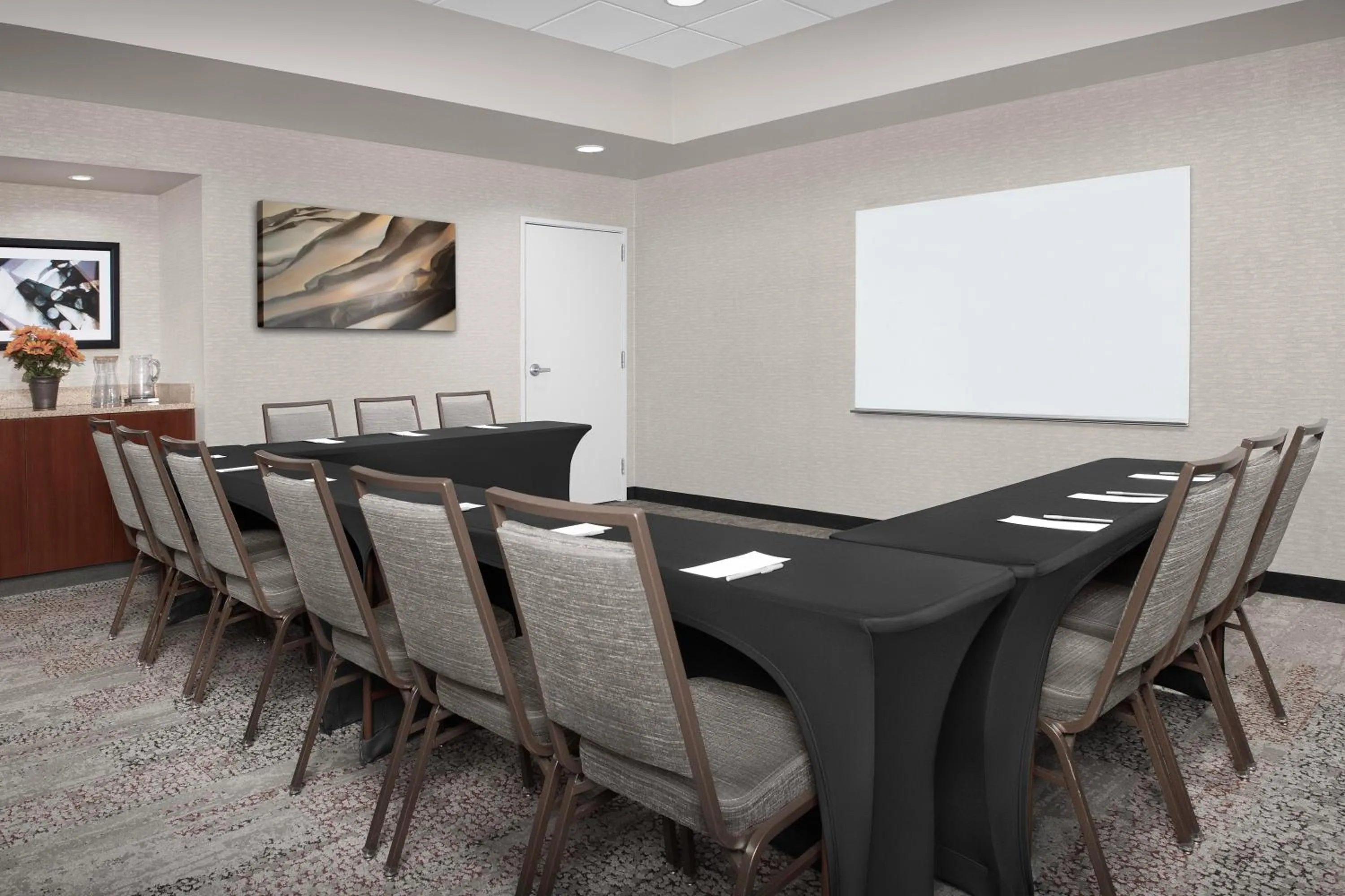 Meeting/conference room in Courtyard by Marriott Hattiesburg