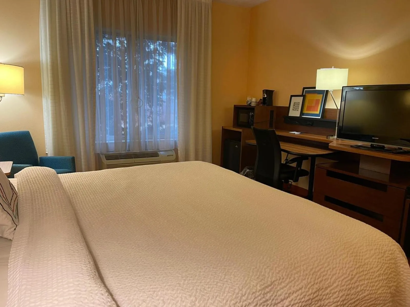 Bedroom, Bed in Baymont by Wyndham Chambersburg