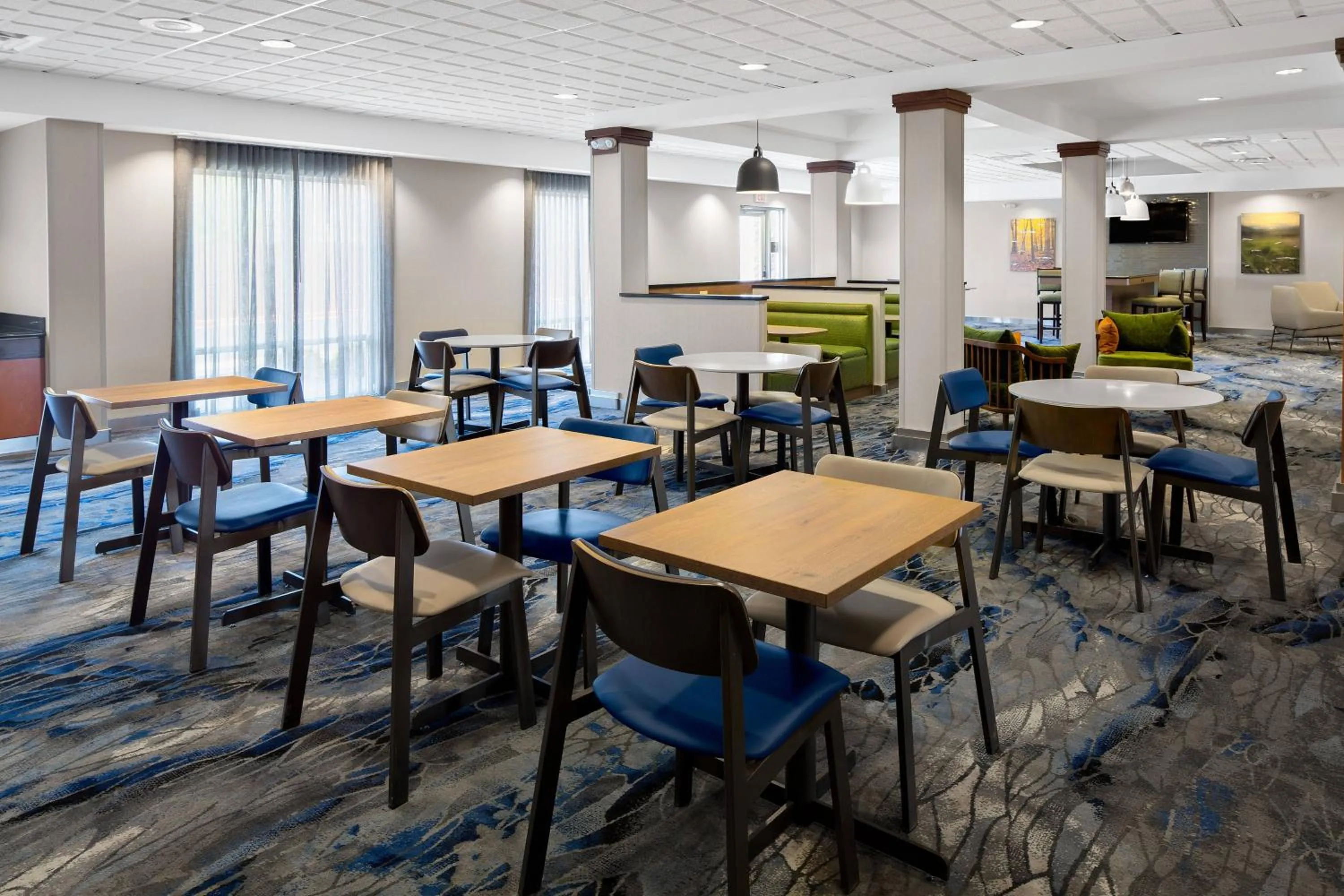 Breakfast in Fairfield Inn & Suites by Marriott Hobbs