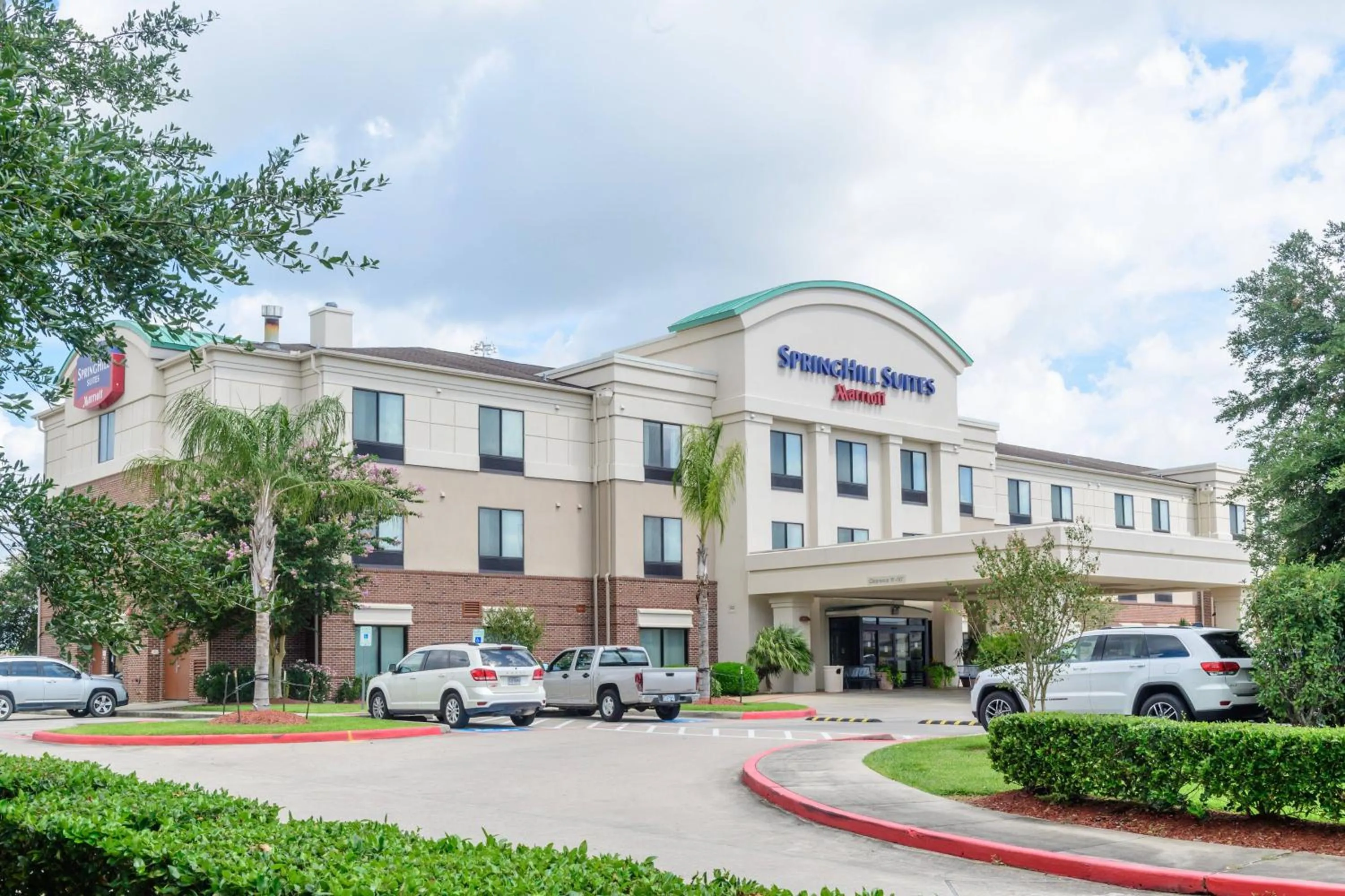 Property building in SpringHill Suites Houston Pearland