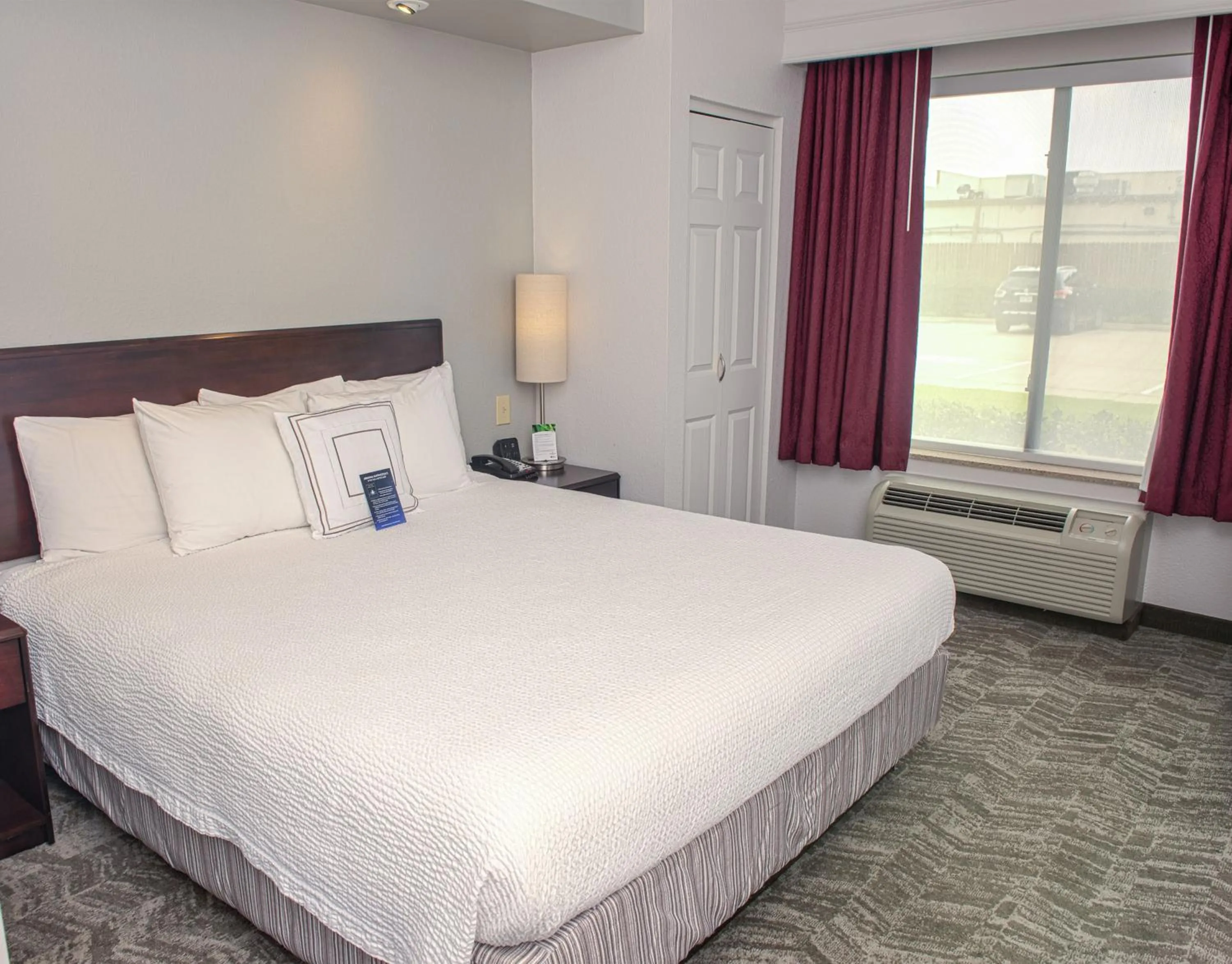 Bed in SpringHill Suites Houston Pearland