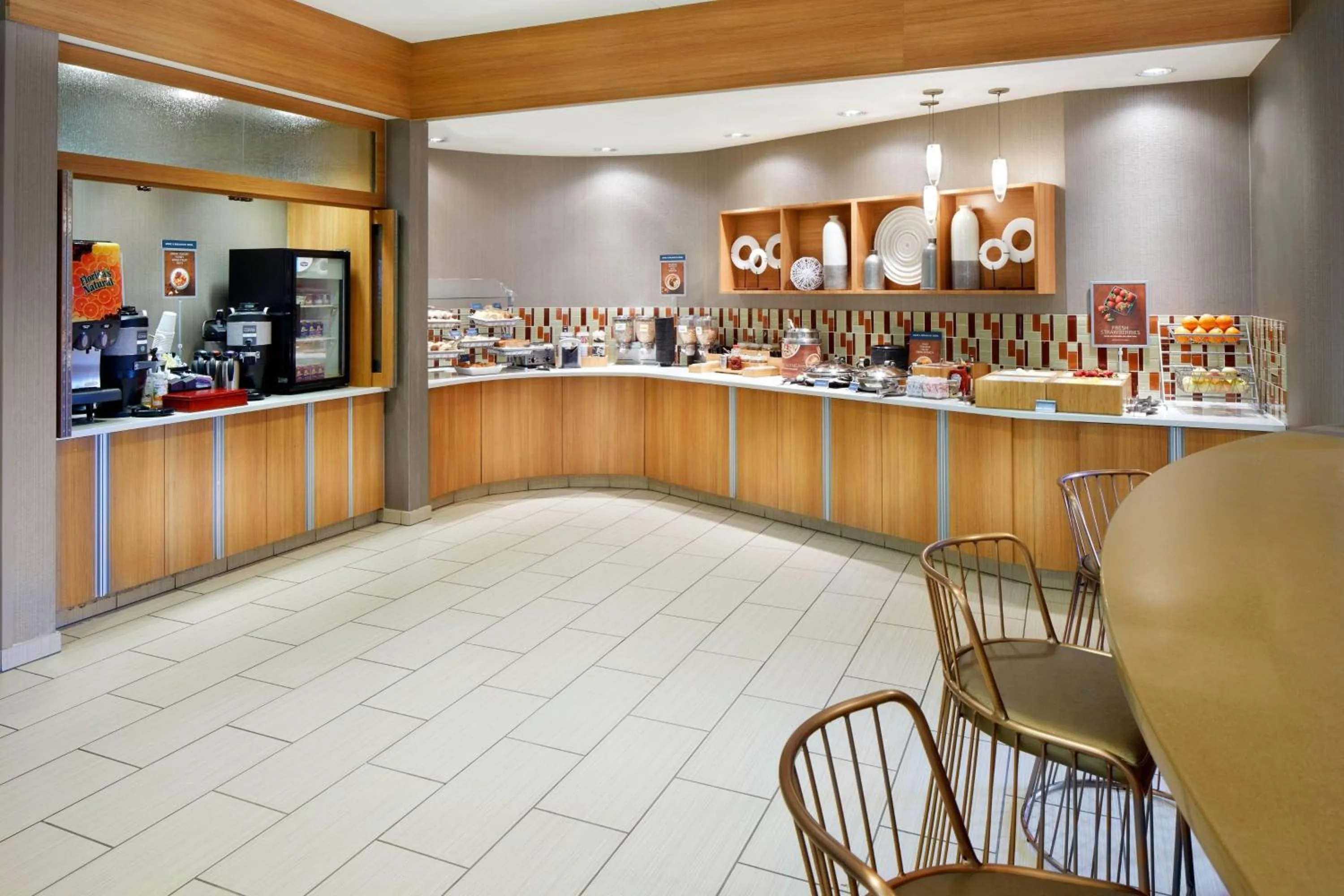 Breakfast in SpringHill Suites Houston NASA/Webster