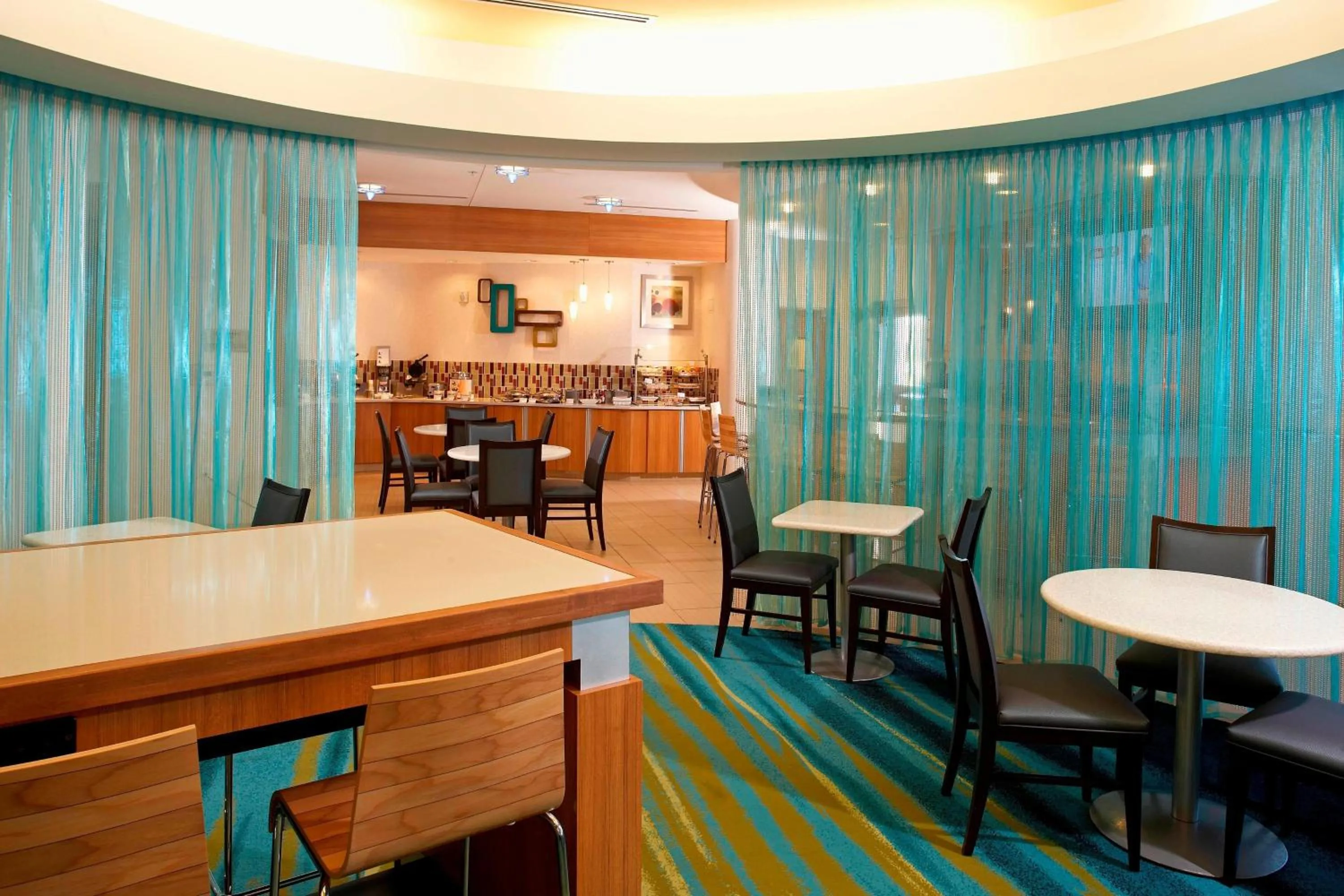 Breakfast in SpringHill Suites Houston NASA/Webster