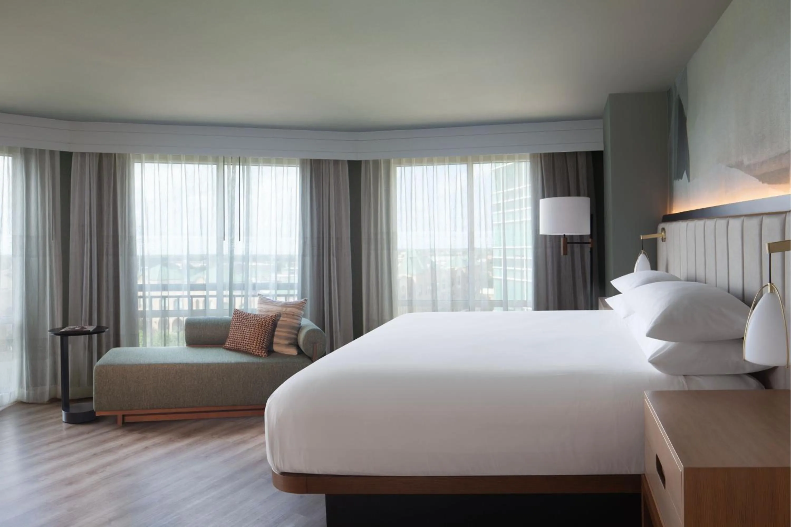 Photo of the whole room, Bed in Houston Marriott Sugar Land