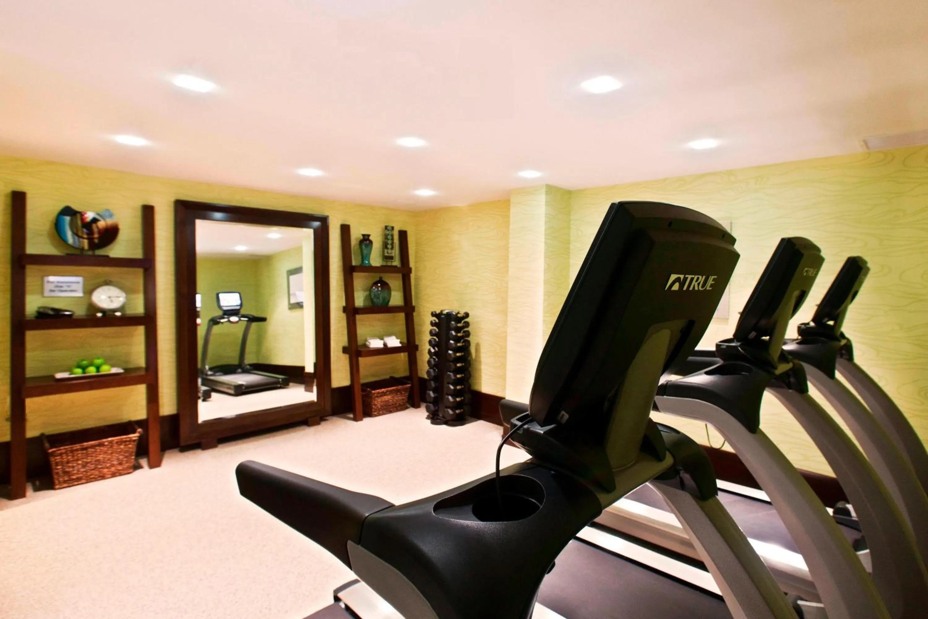 Fitness centre/facilities in Courtyard Newburgh Stewart Airport