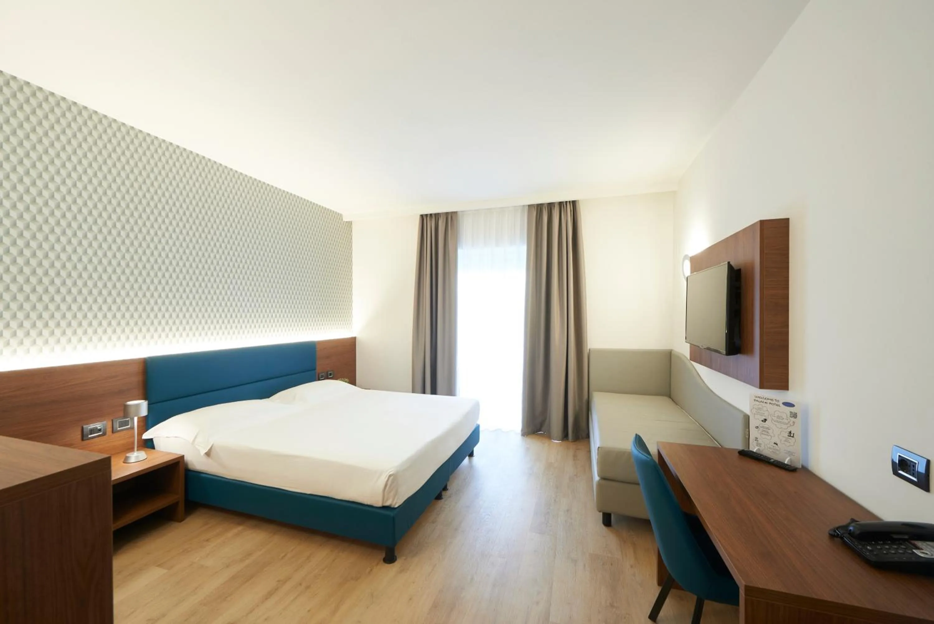 Bedroom, Bed in Palace Hotel Zingonia