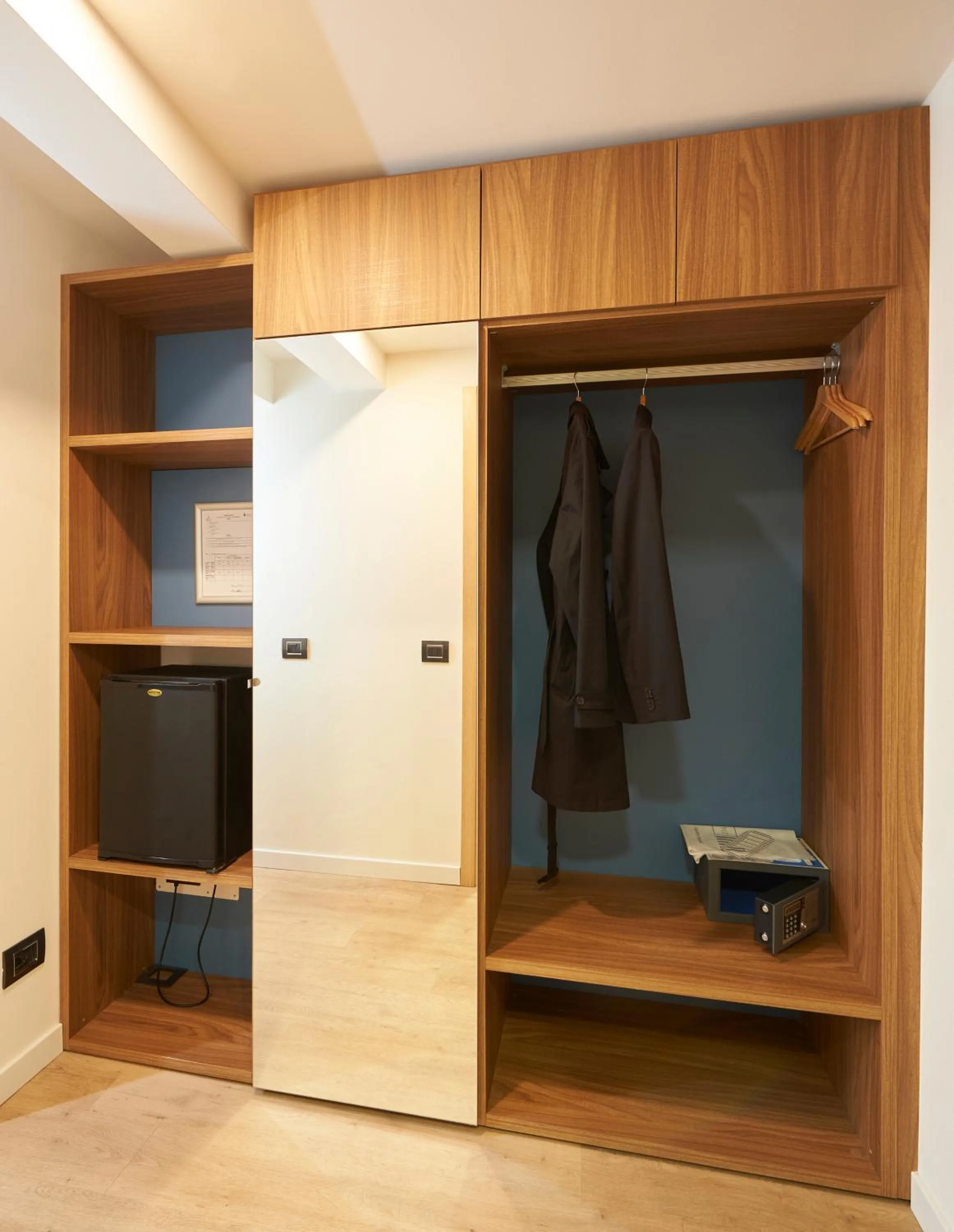 wardrobe in Palace Hotel Zingonia