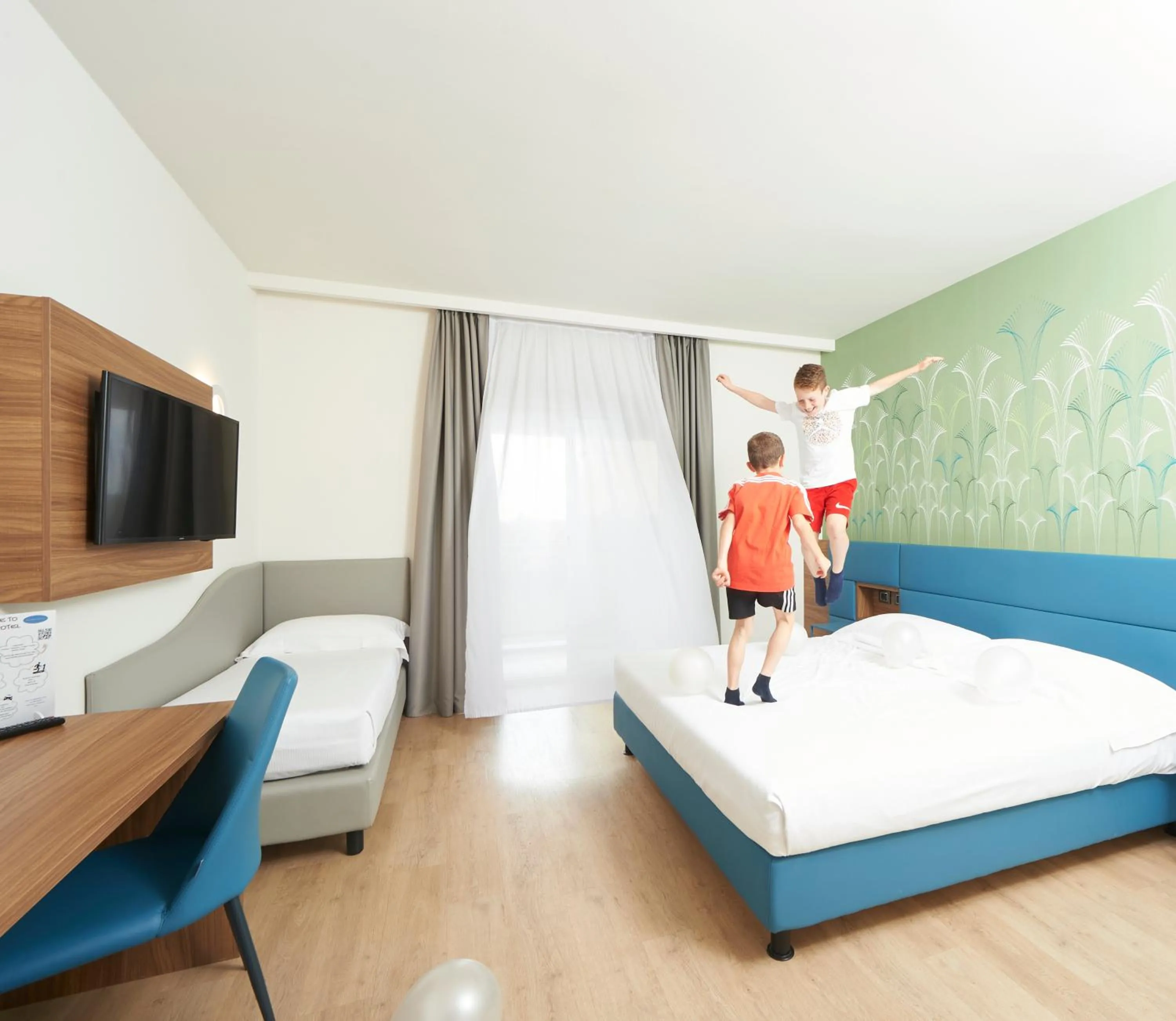 Bedroom, Bed in Palace Hotel Zingonia