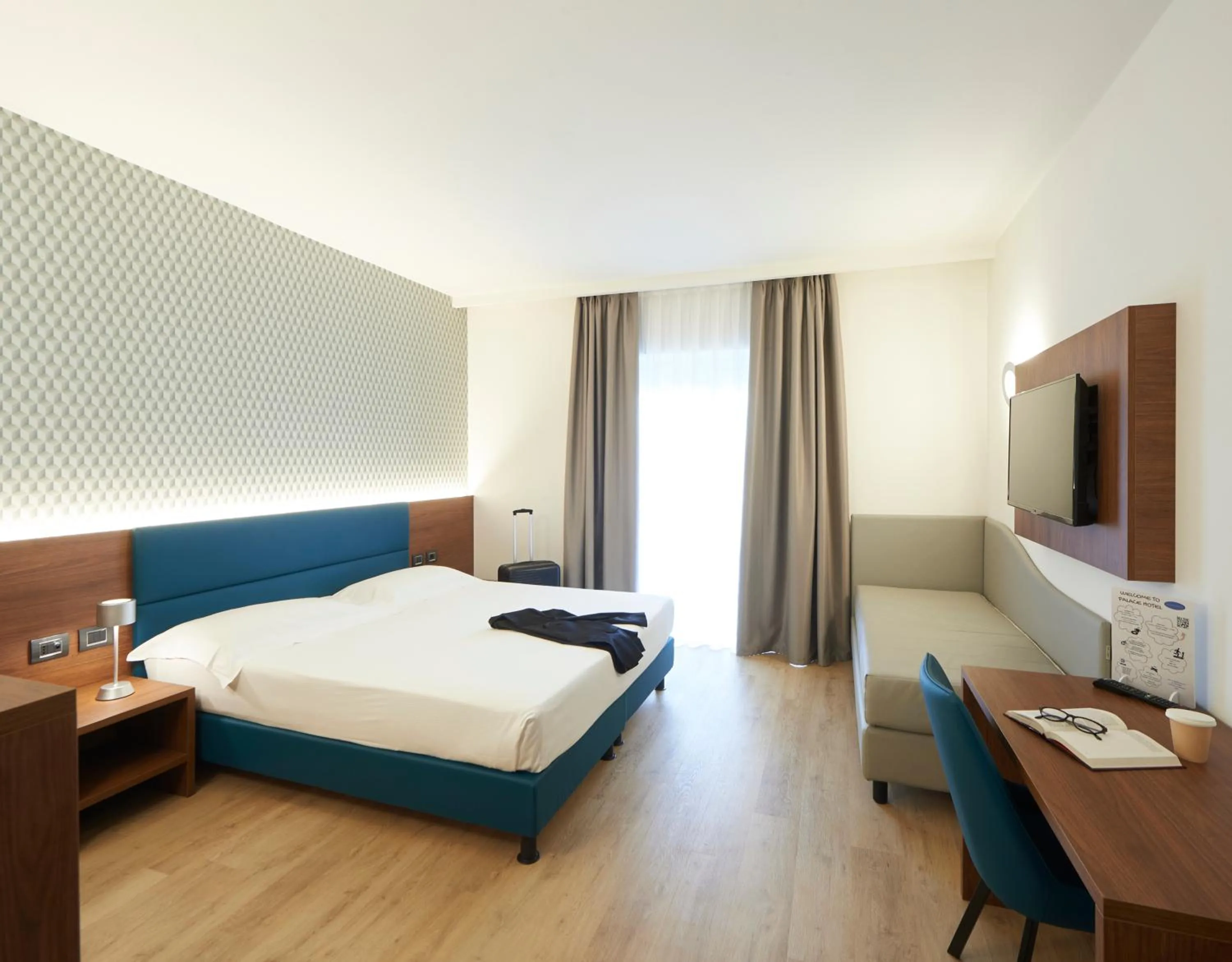 Bedroom, Bed in Palace Hotel Zingonia