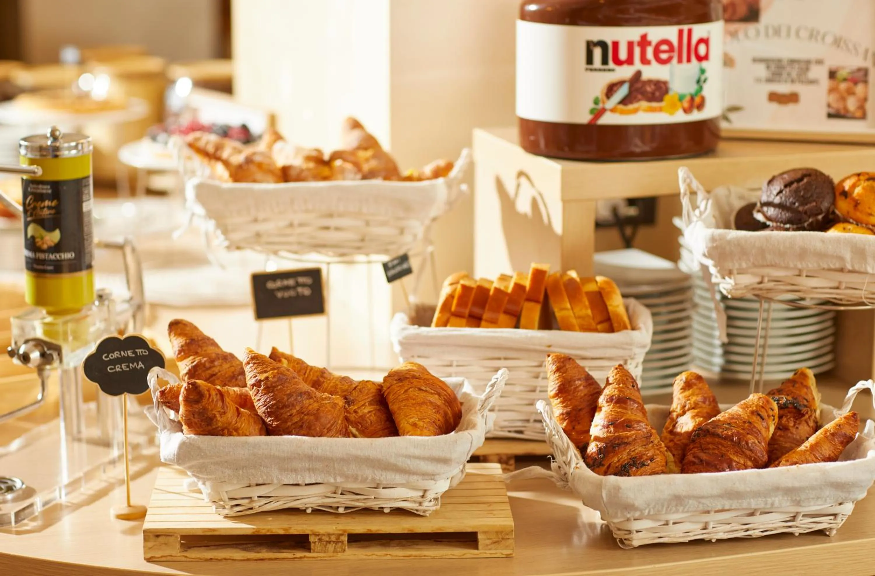 Continental breakfast in Palace Hotel Zingonia