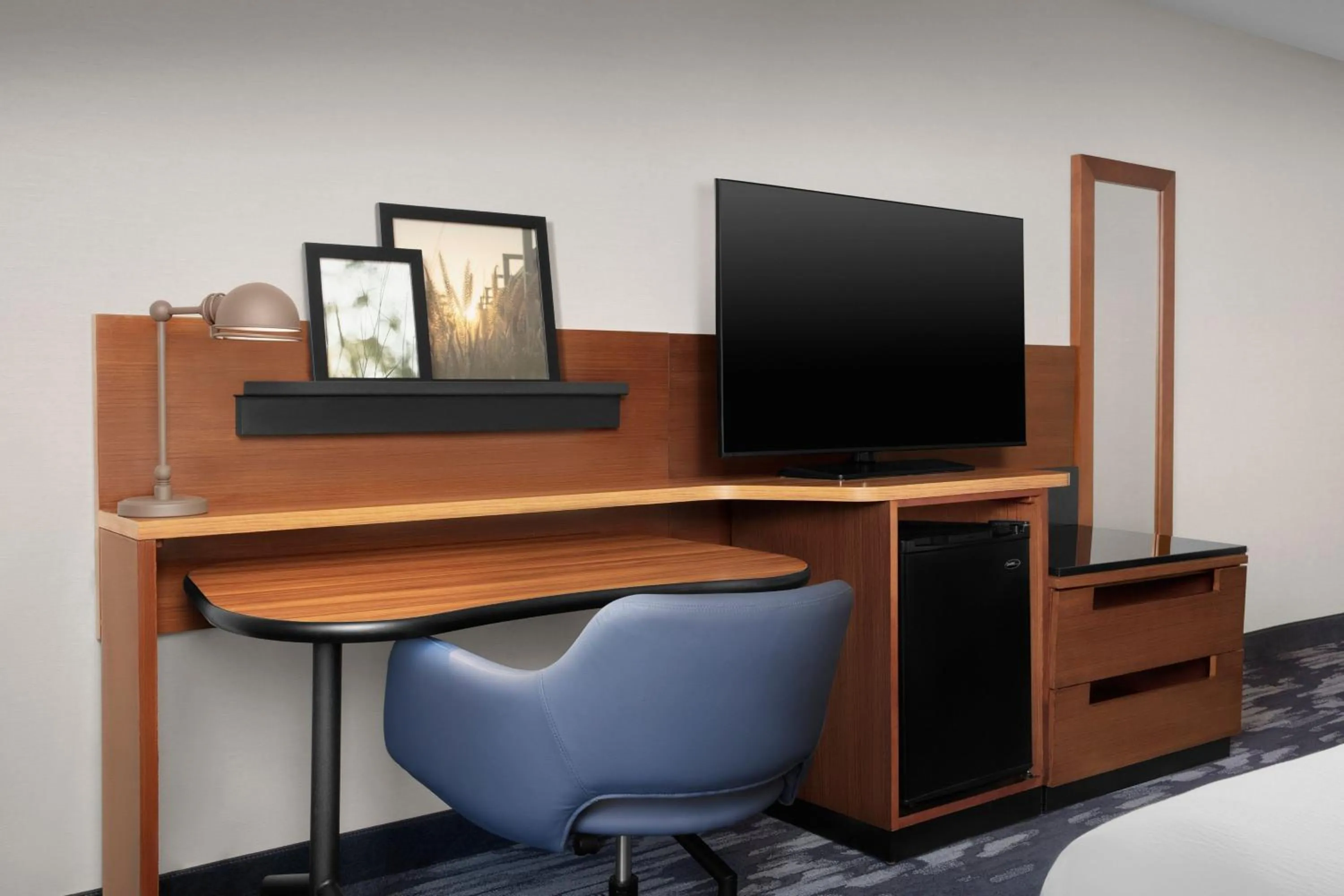 Photo of the whole room in Fairfield Inn & Suites Dulles Airport