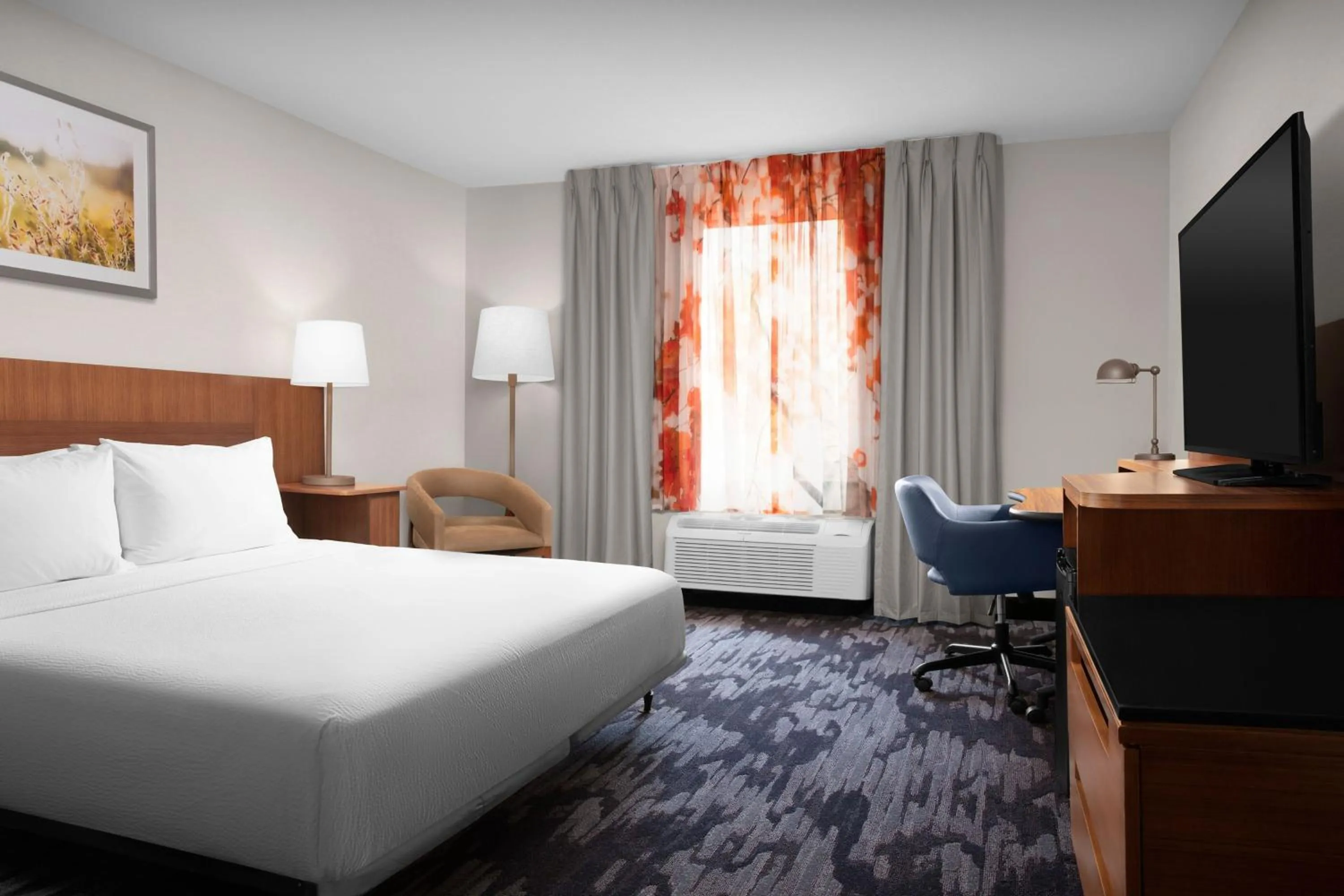 Photo of the whole room, Bed in Fairfield Inn & Suites Dulles Airport