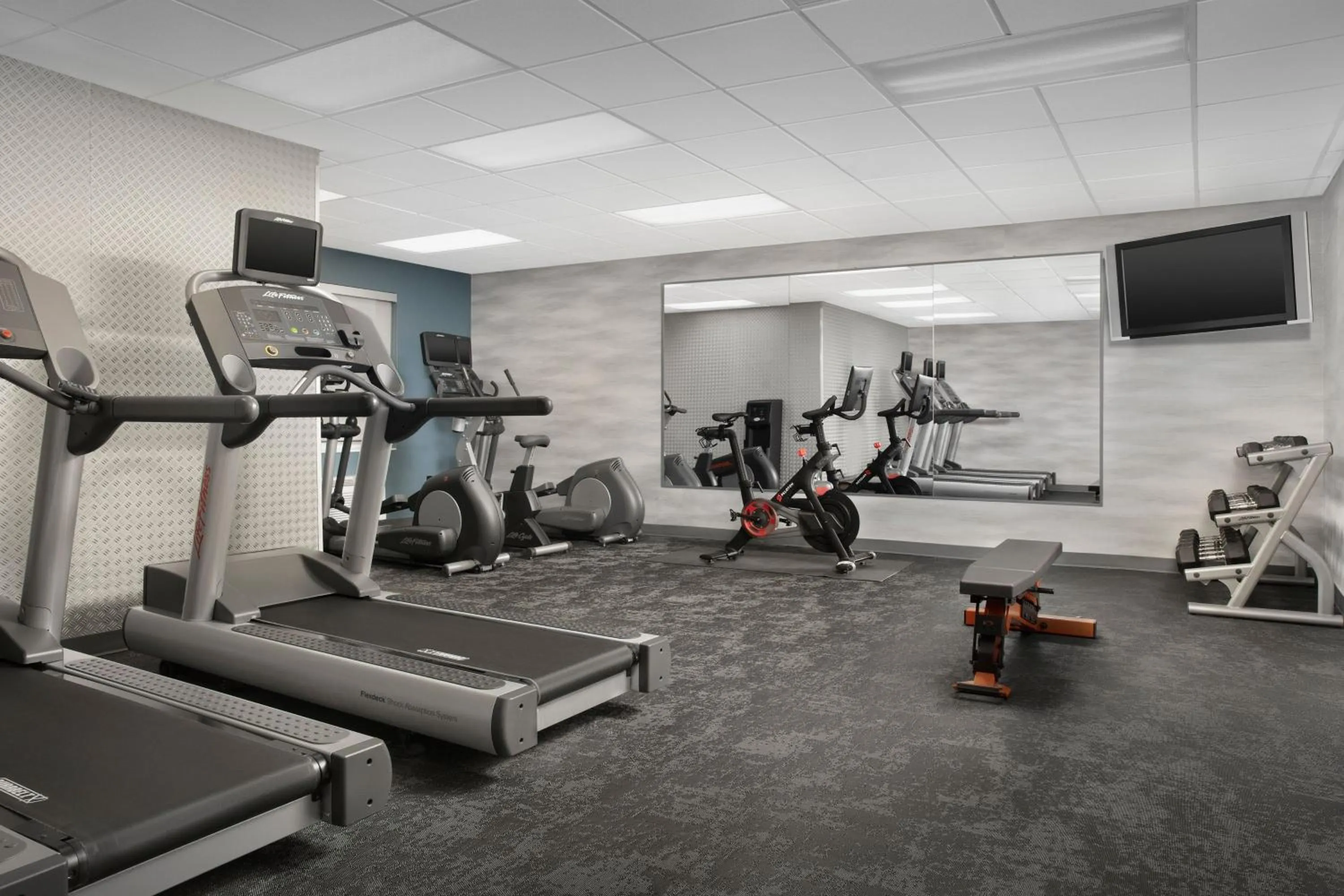 Fitness centre/facilities in Fairfield Inn & Suites Dulles Airport