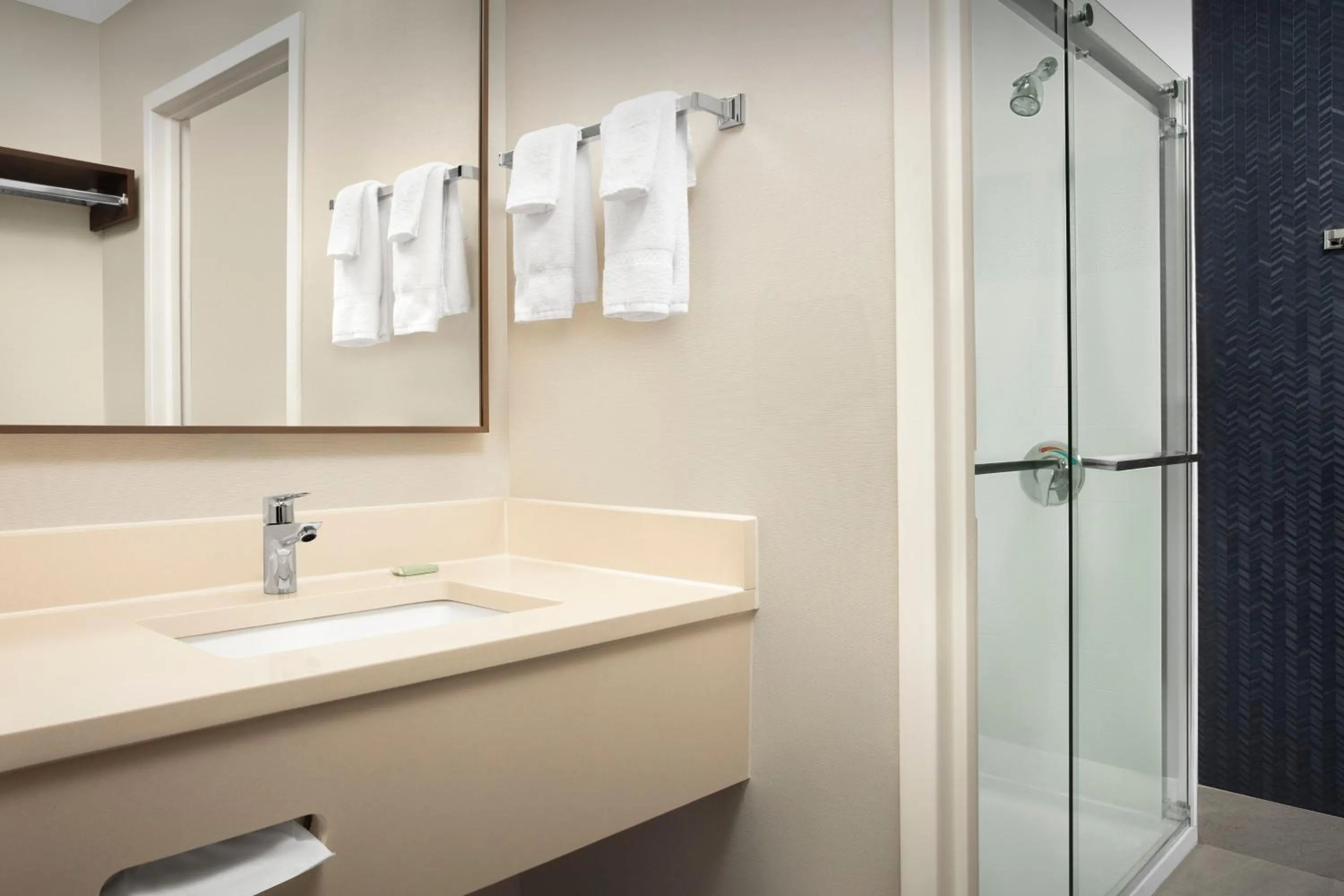 Bathroom in Fairfield Inn & Suites Dulles Airport