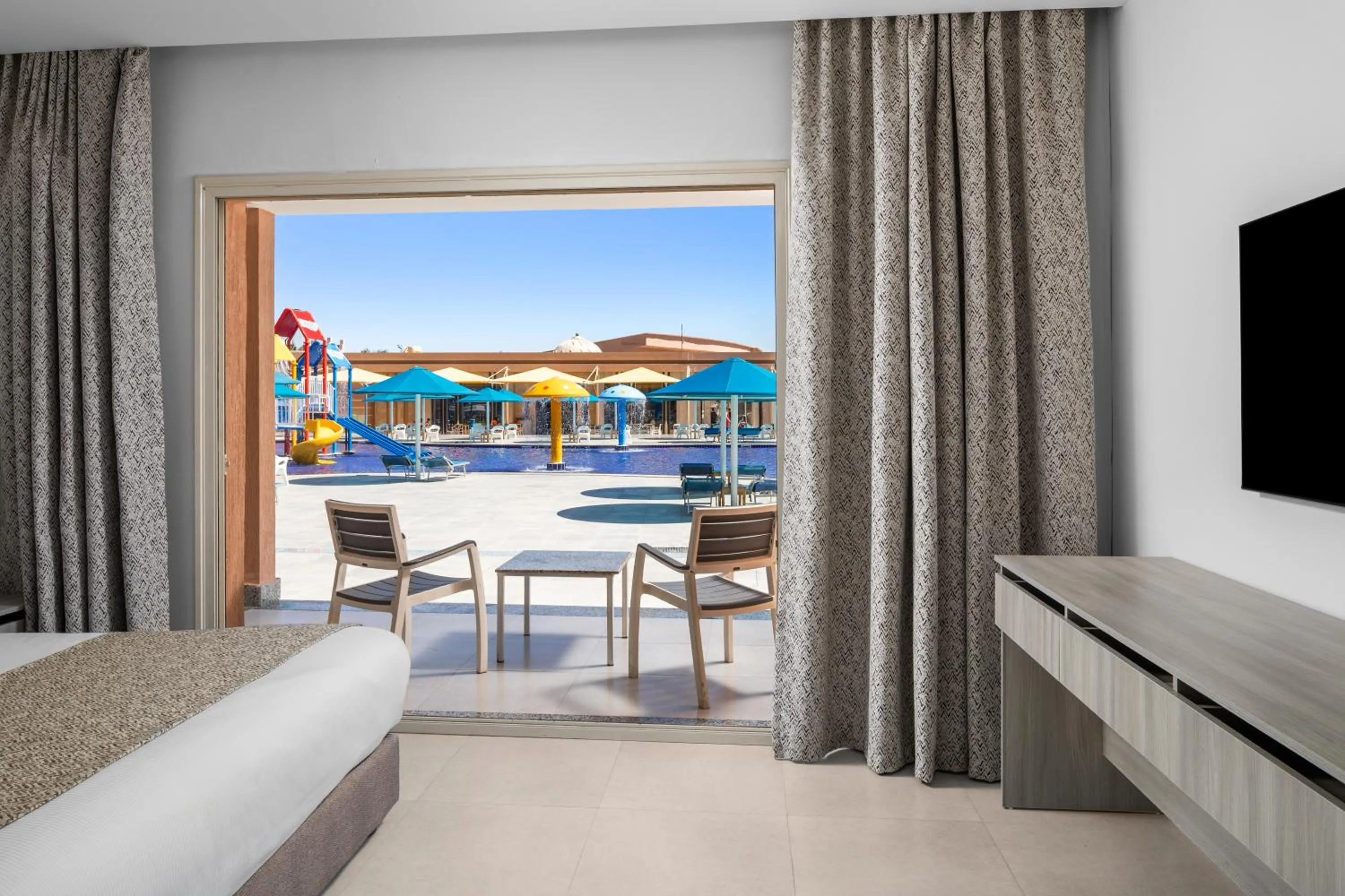 Balcony/Terrace in Pickalbatros Jungle Aqua Park - Neverland Hurghada