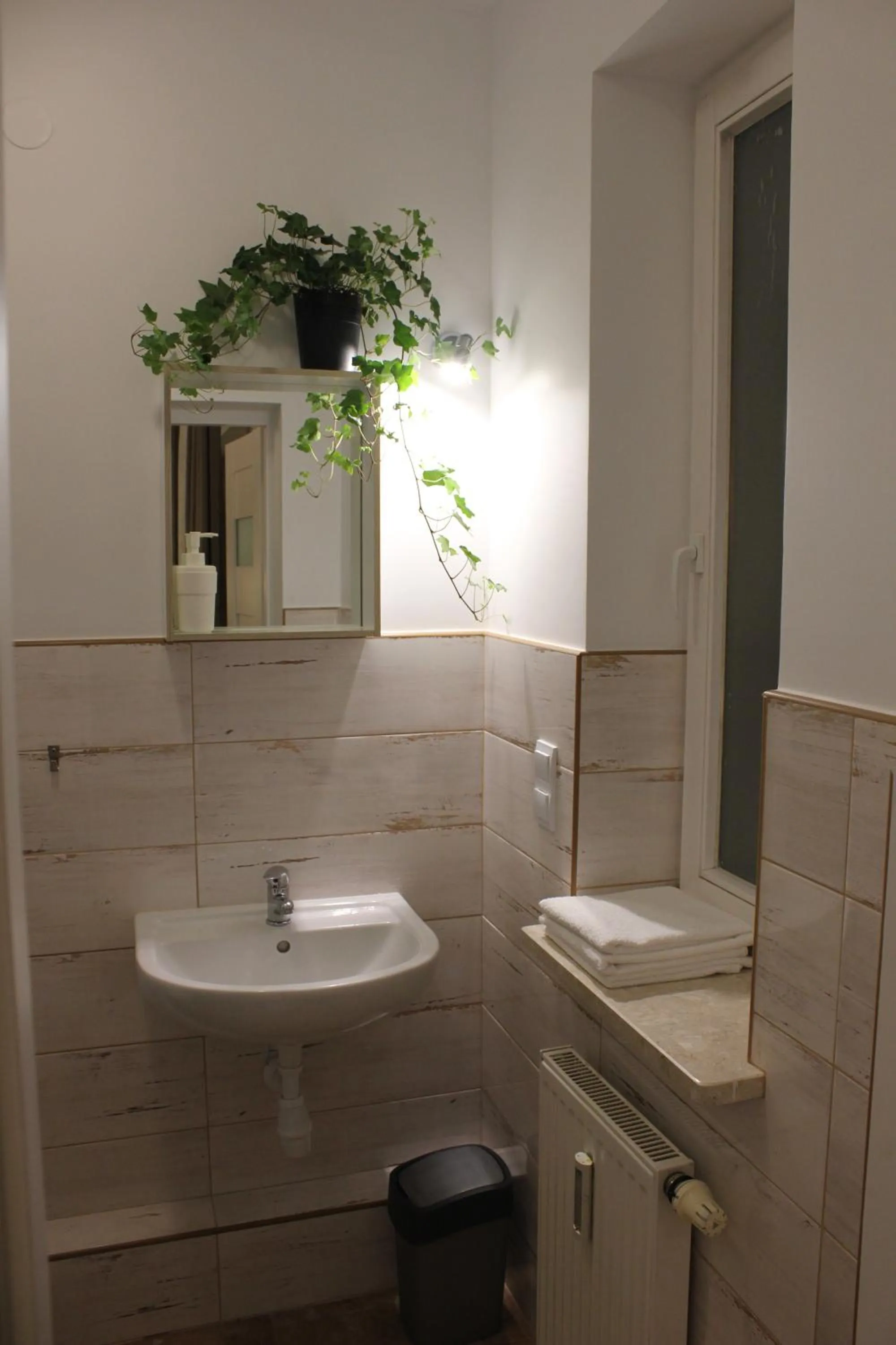 Shower in Kolorowa Guest Rooms