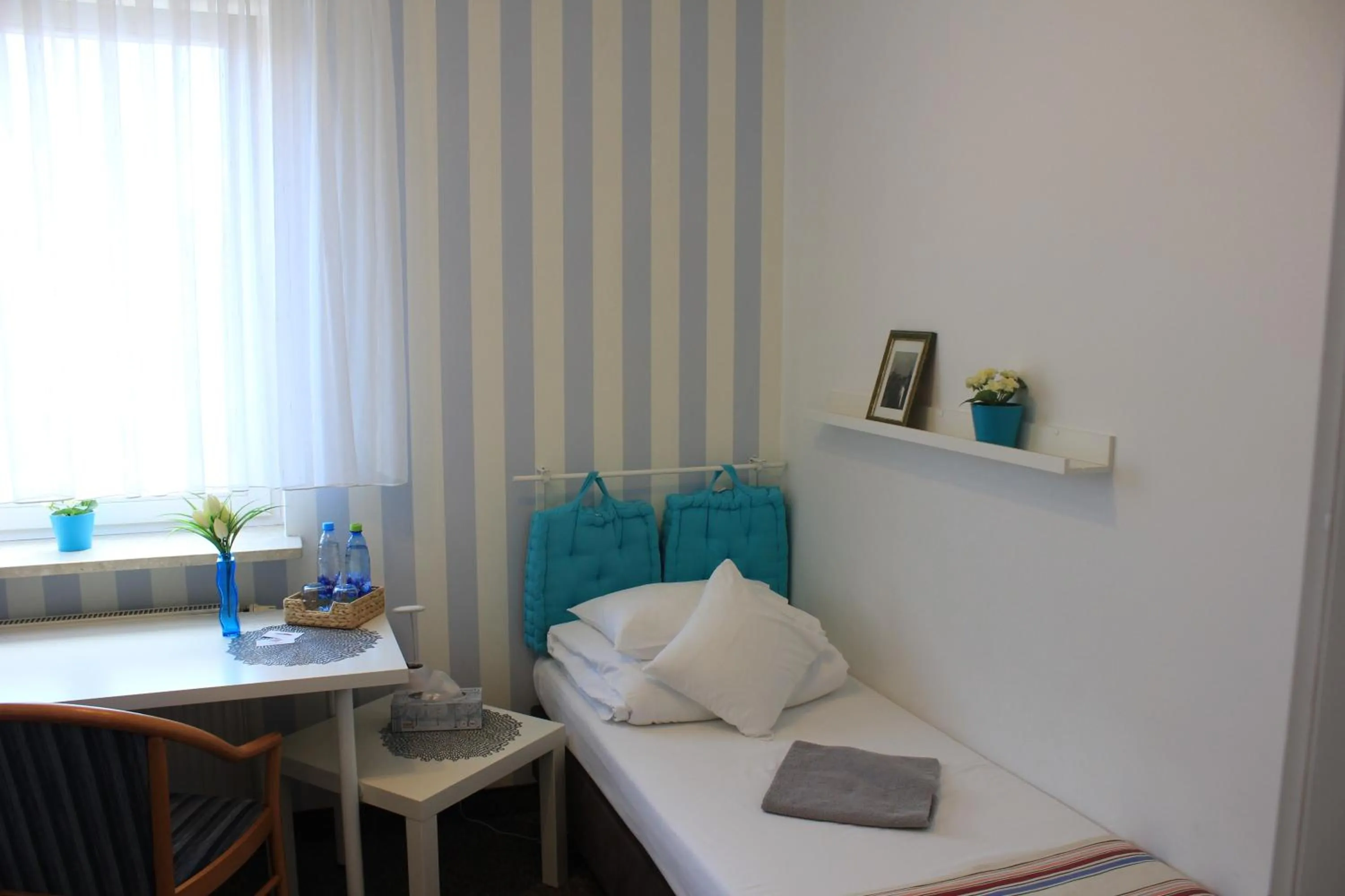 Decorative detail, Bed in Kolorowa Guest Rooms