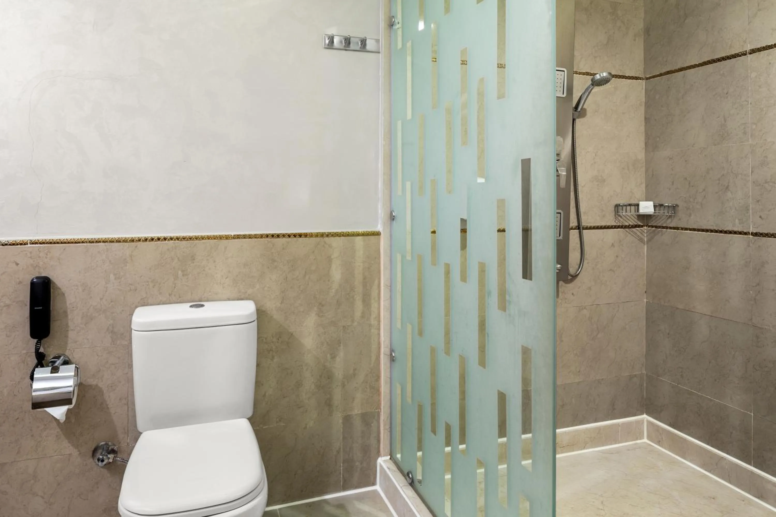 Shower in Pickalbatros Aqua Blu Resort - Hurghada