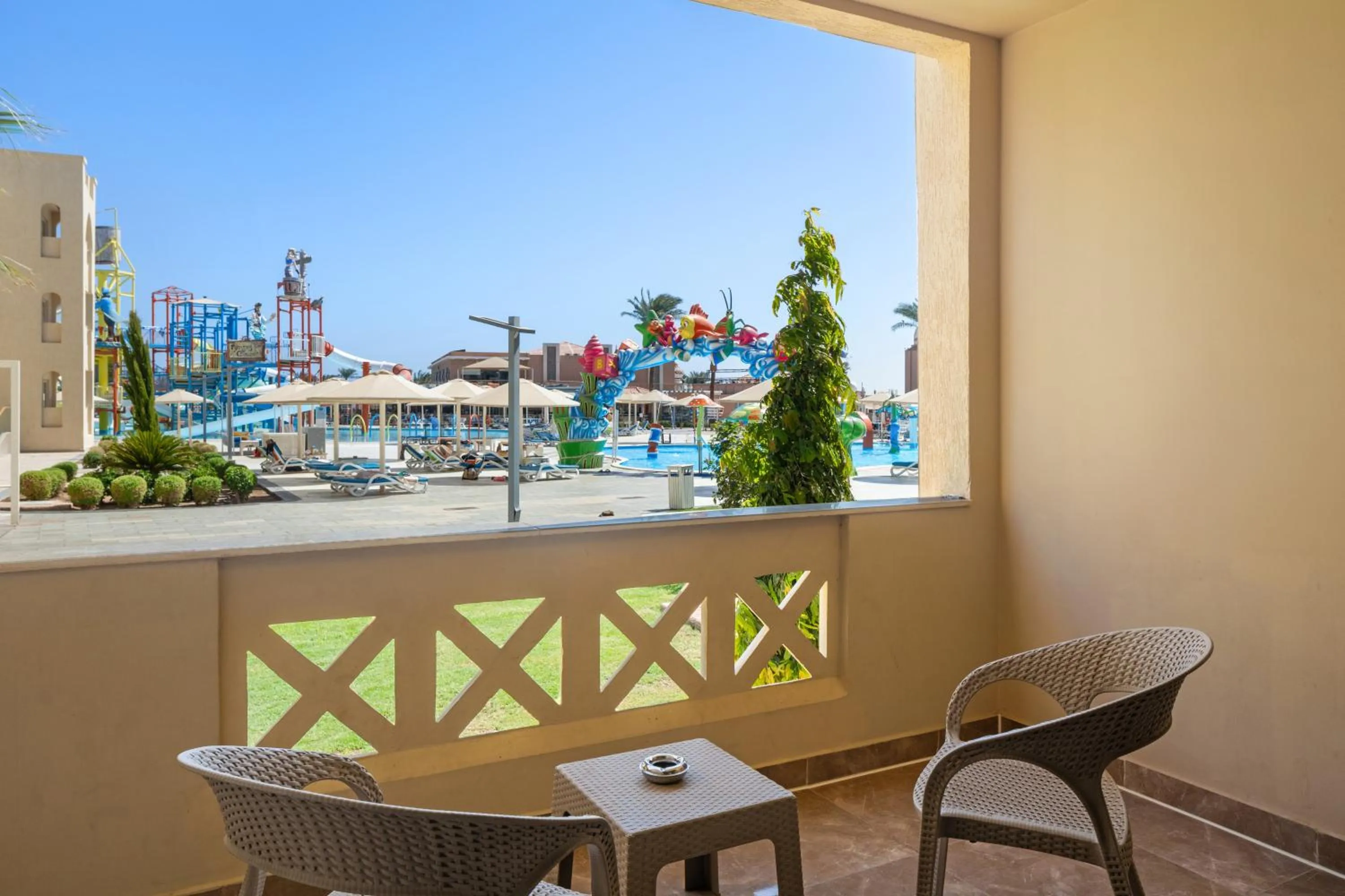 Patio in Pickalbatros Aqua Blu Resort - Hurghada