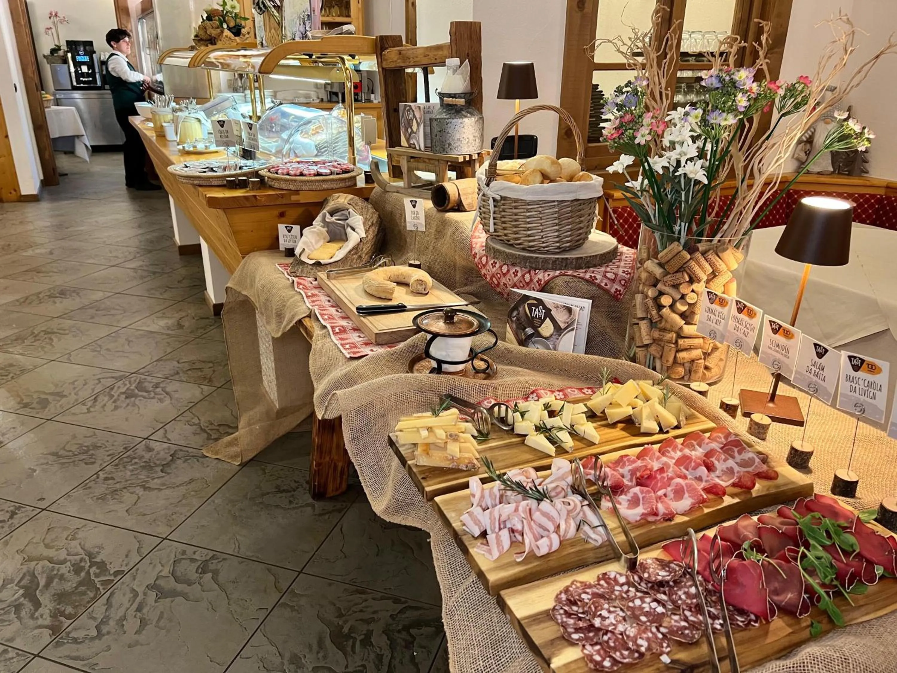 Buffet breakfast in Hotel Primula