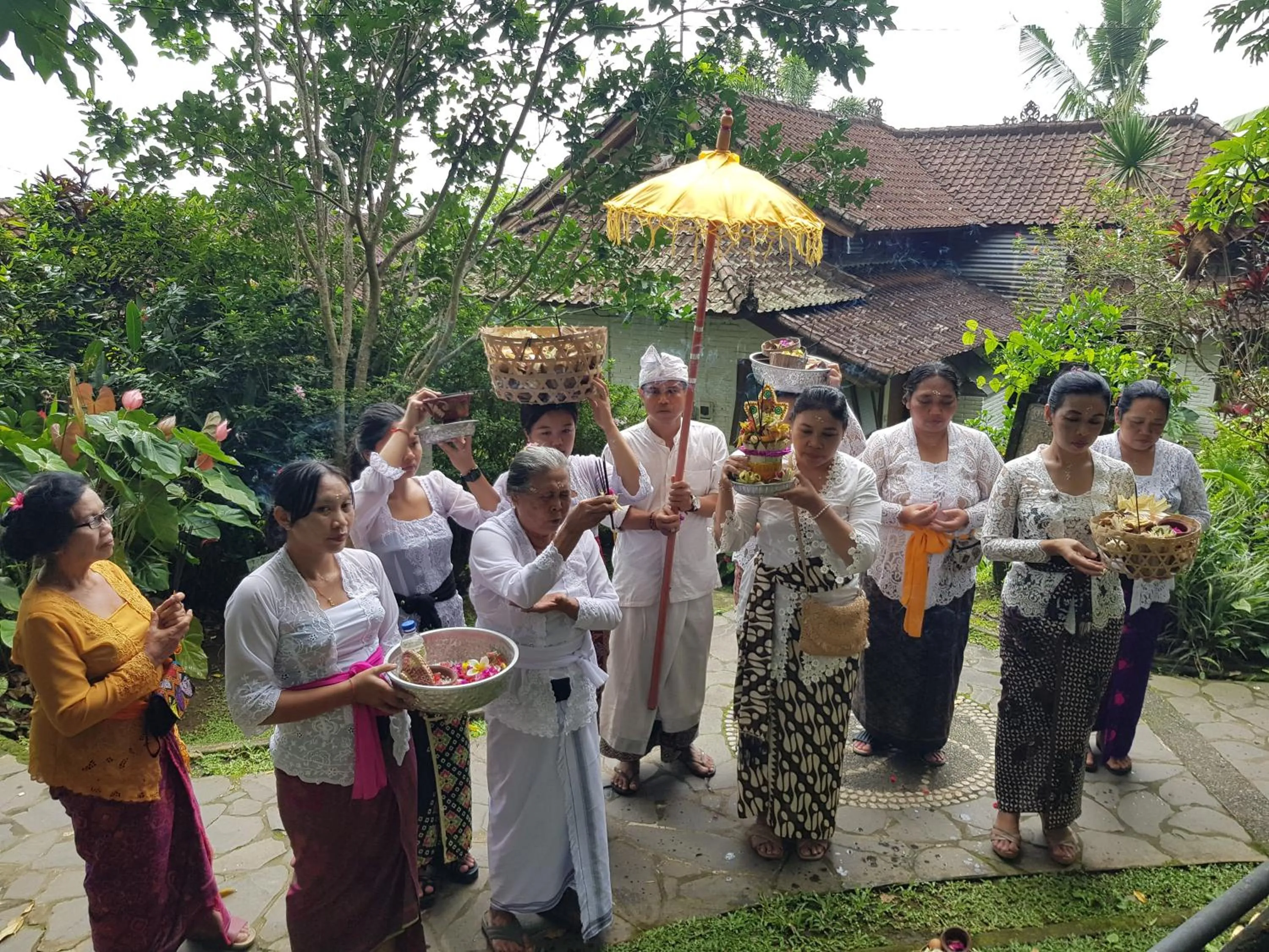 Staff in Puri Lumbung Cottages Restaurant & Spa Munduk