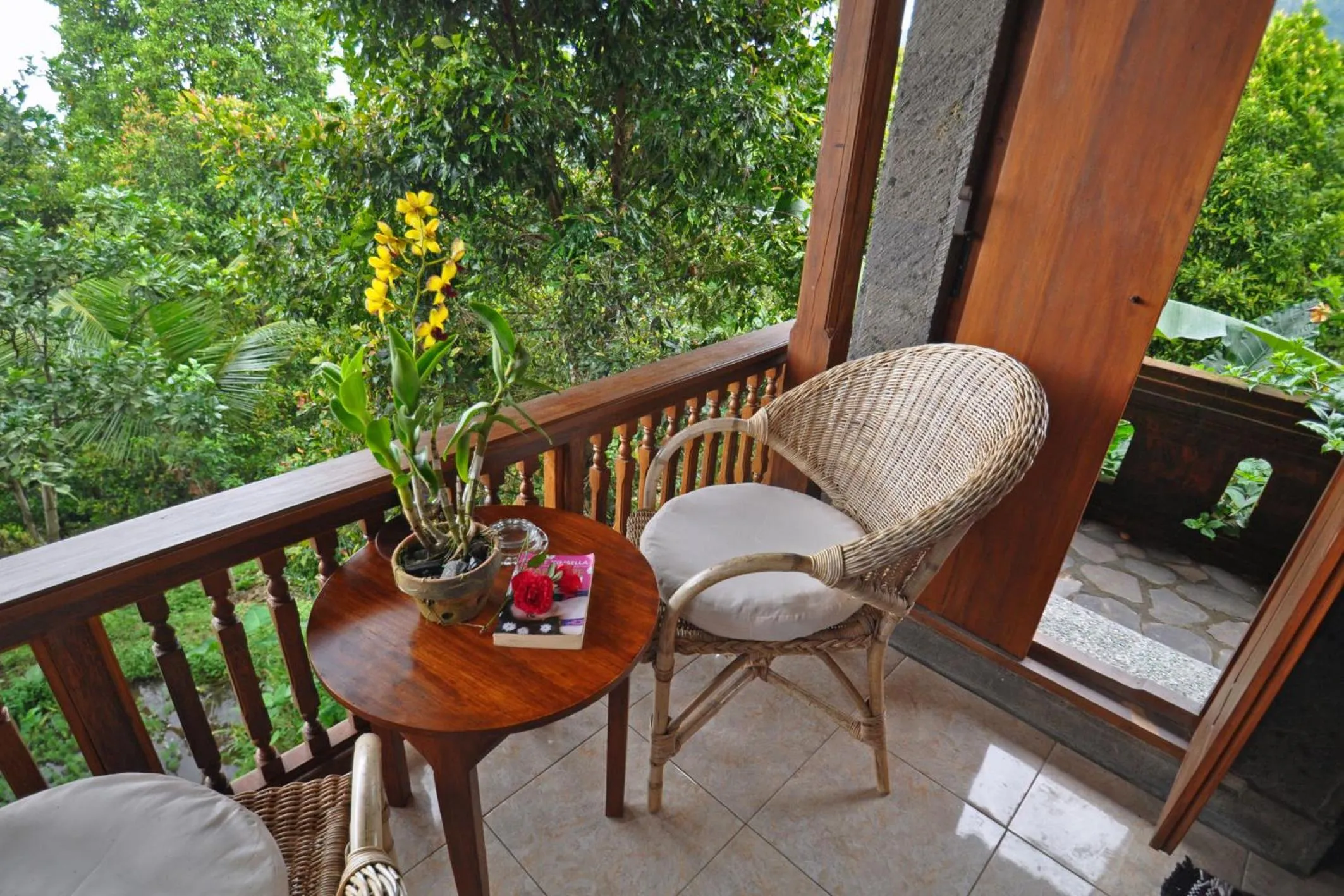 Balcony/Terrace in Puri Lumbung Cottages Restaurant & Spa Munduk