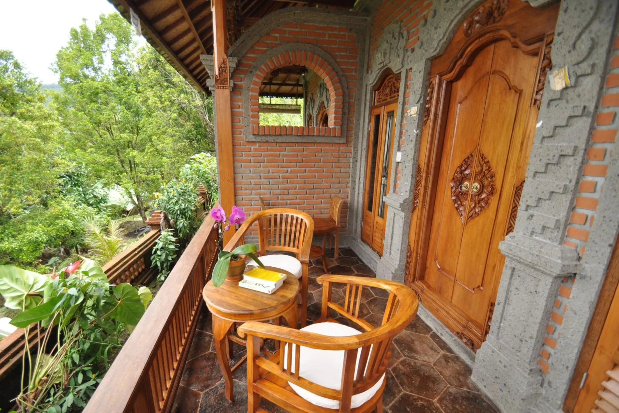 Balcony/Terrace in Puri Lumbung Cottages Restaurant & Spa Munduk