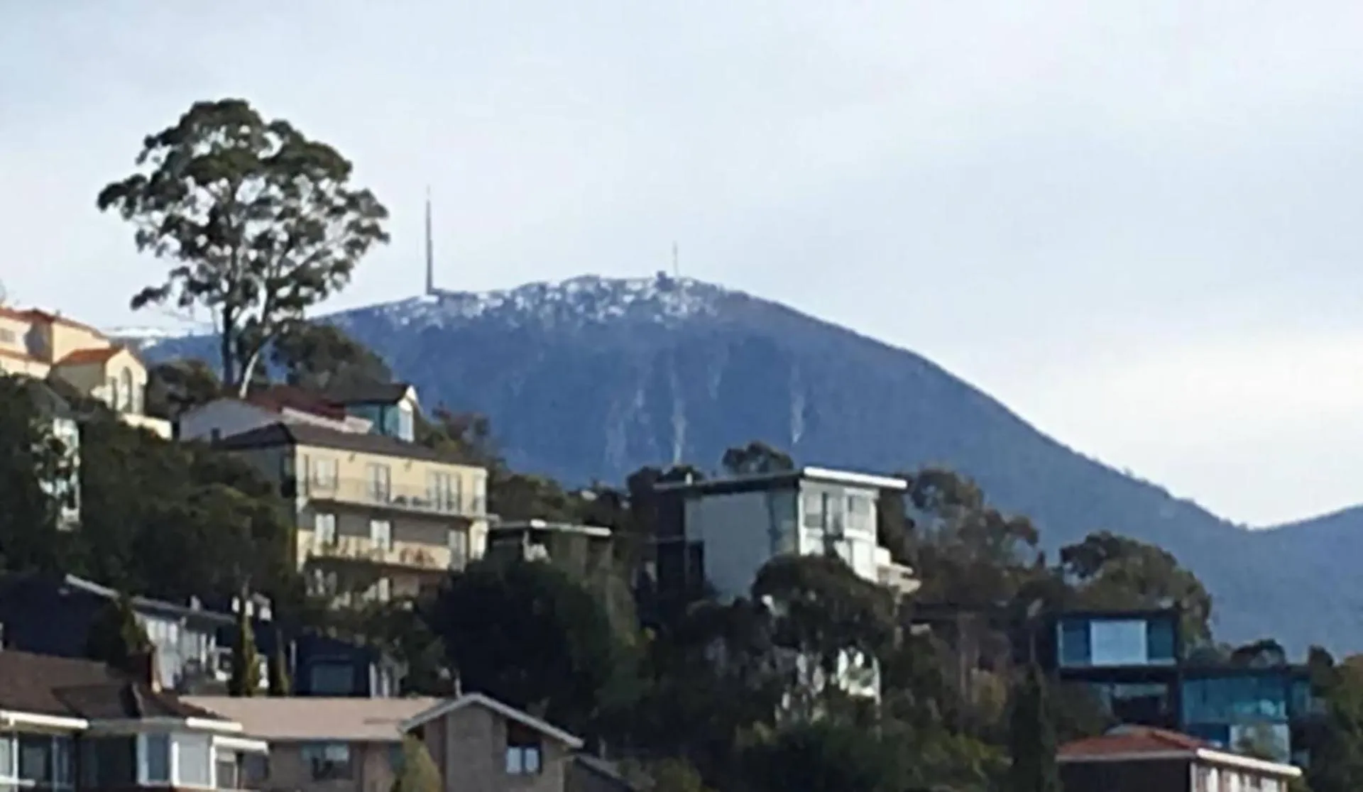 The View 2 bed unit with stunning Hobart outlook