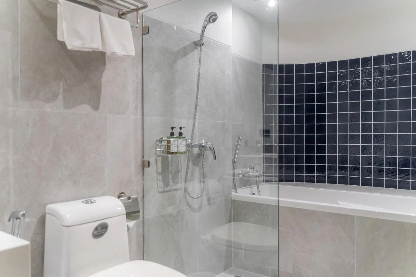 Shower in True Siam Phayathai Hotel