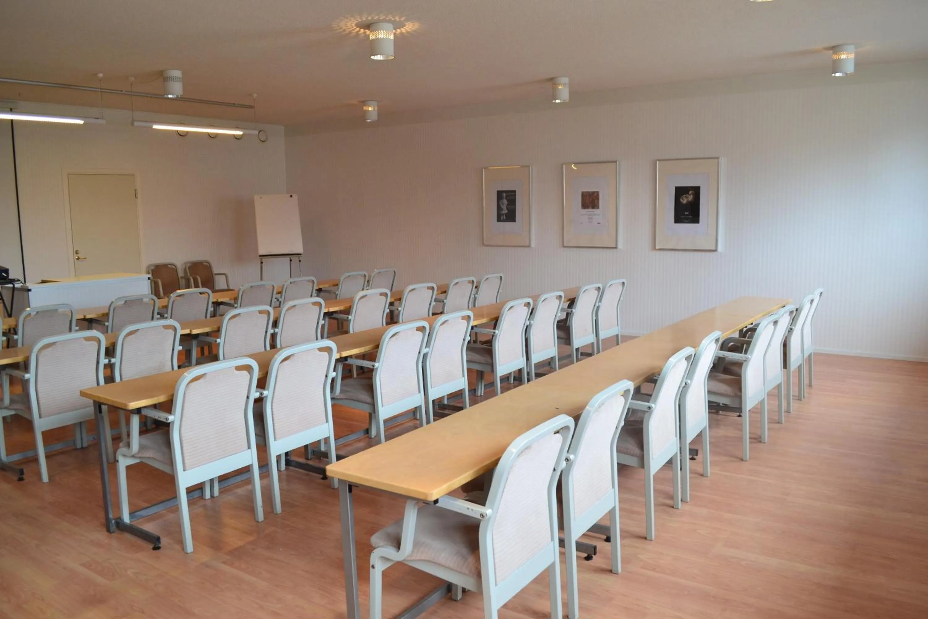 Business facilities in Hotel Sea Front