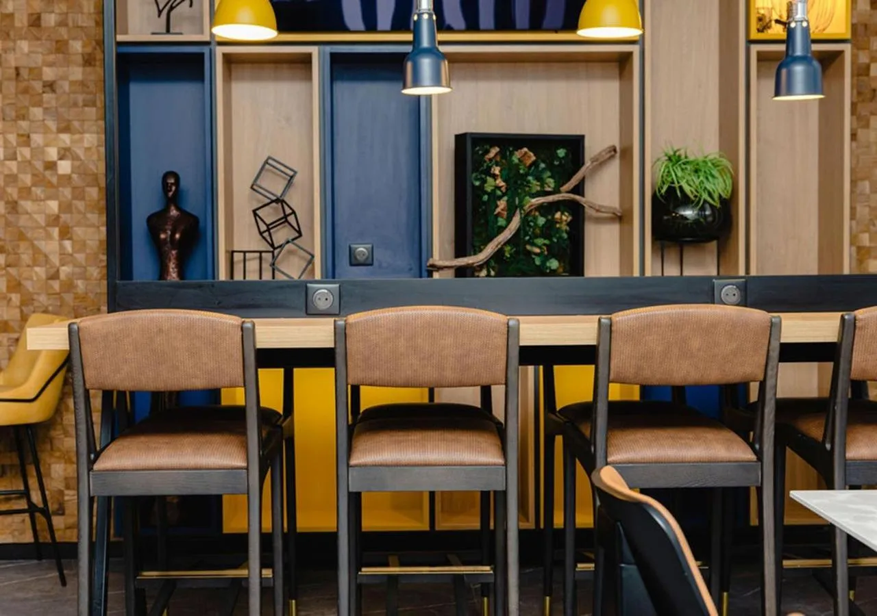 Seating area in ibis Nancy Centre Stanislas