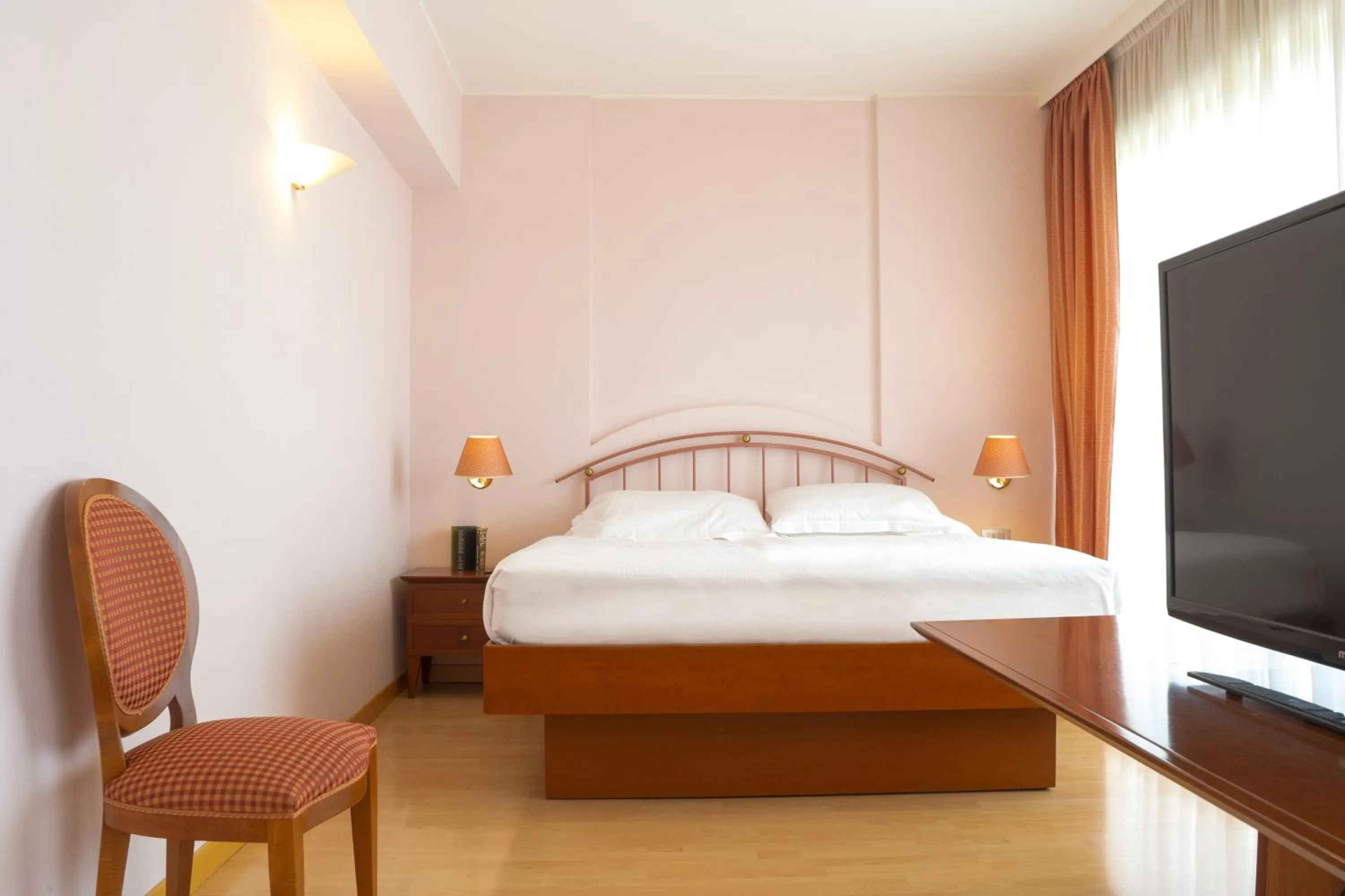 Bedroom, Bed in Hotel Terme Leonardo