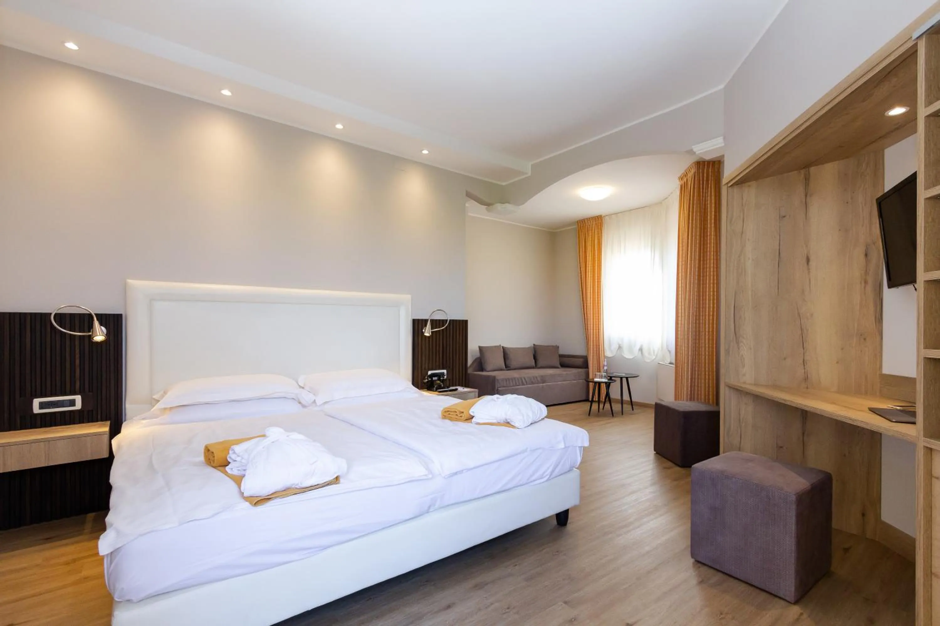 Bedroom, Bed in Hotel Terme Leonardo