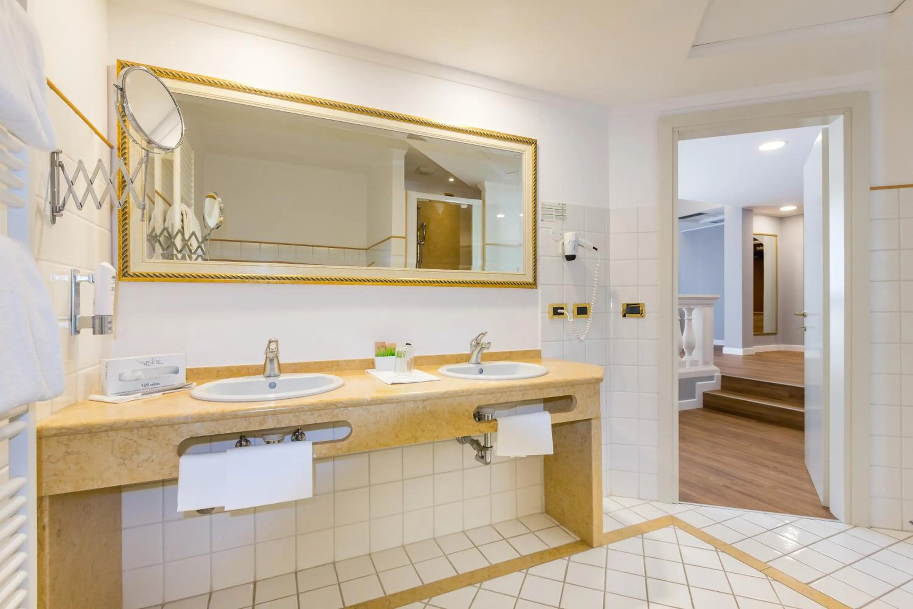 Bathroom in Hotel Terme Leonardo