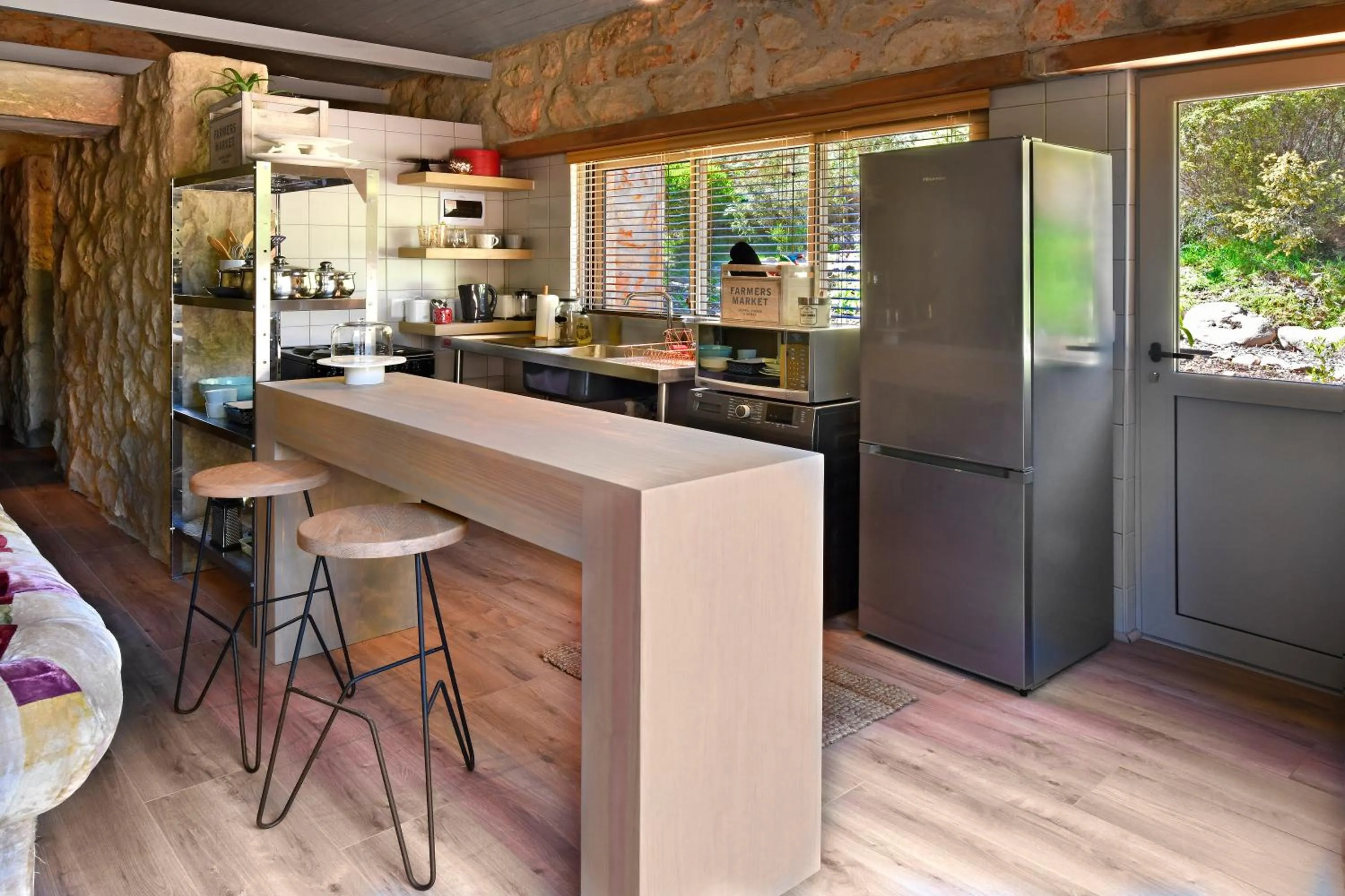 Kitchen or kitchenette in Umami Mountain Retreat