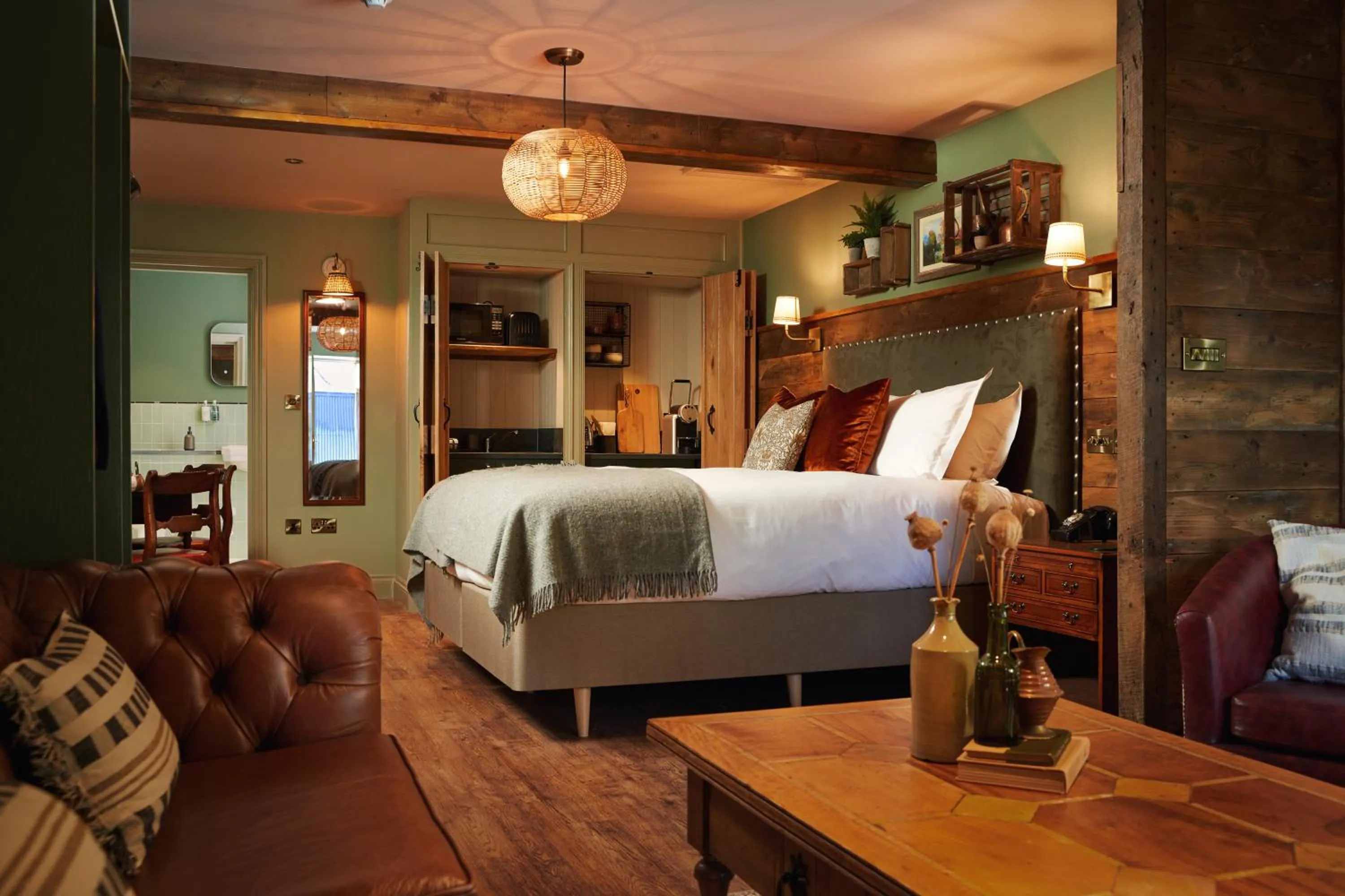 Photo of the whole room, Bed in The Masons Arms