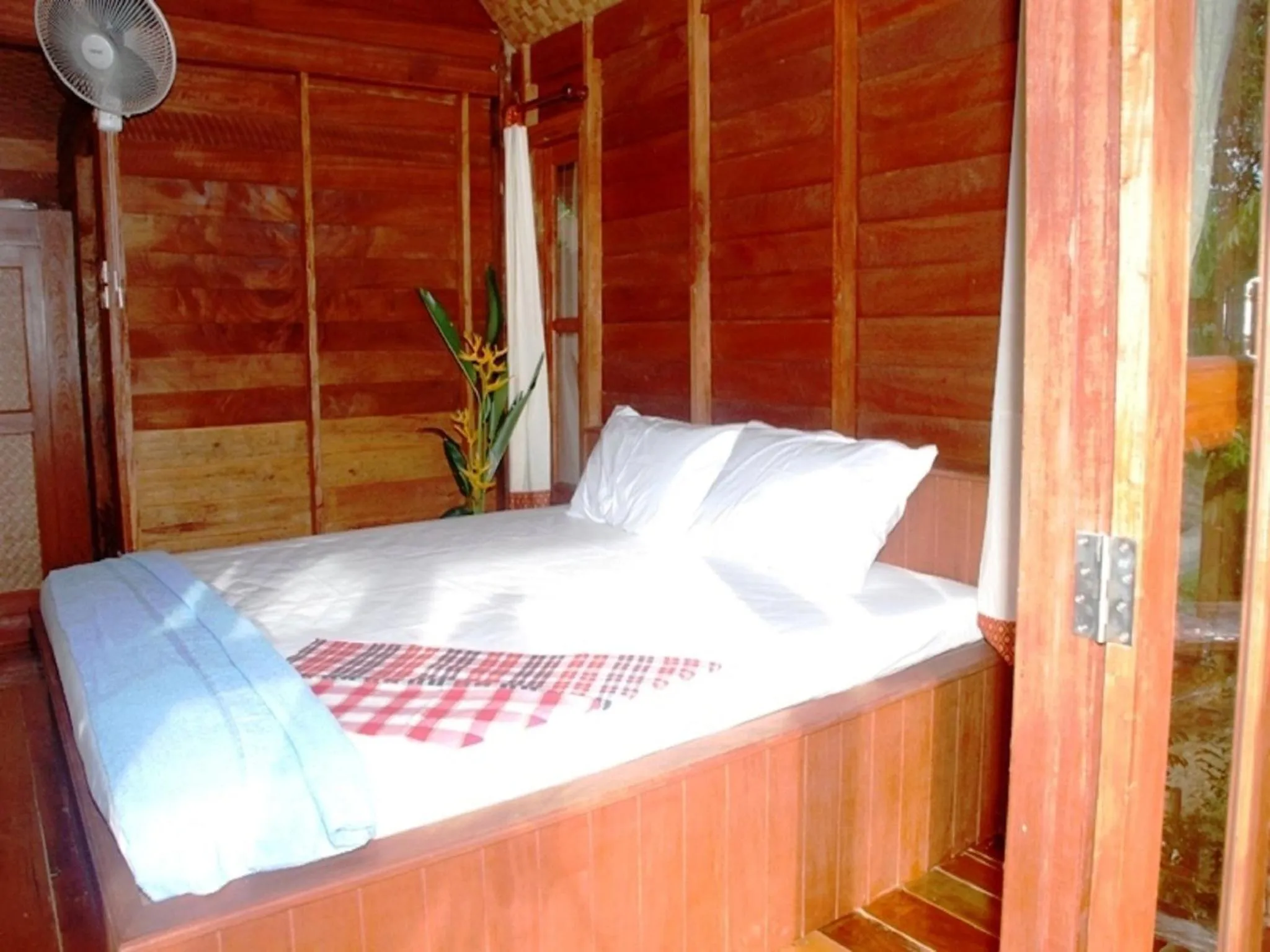 Bed in Phi Phi Sunset Bay Resort