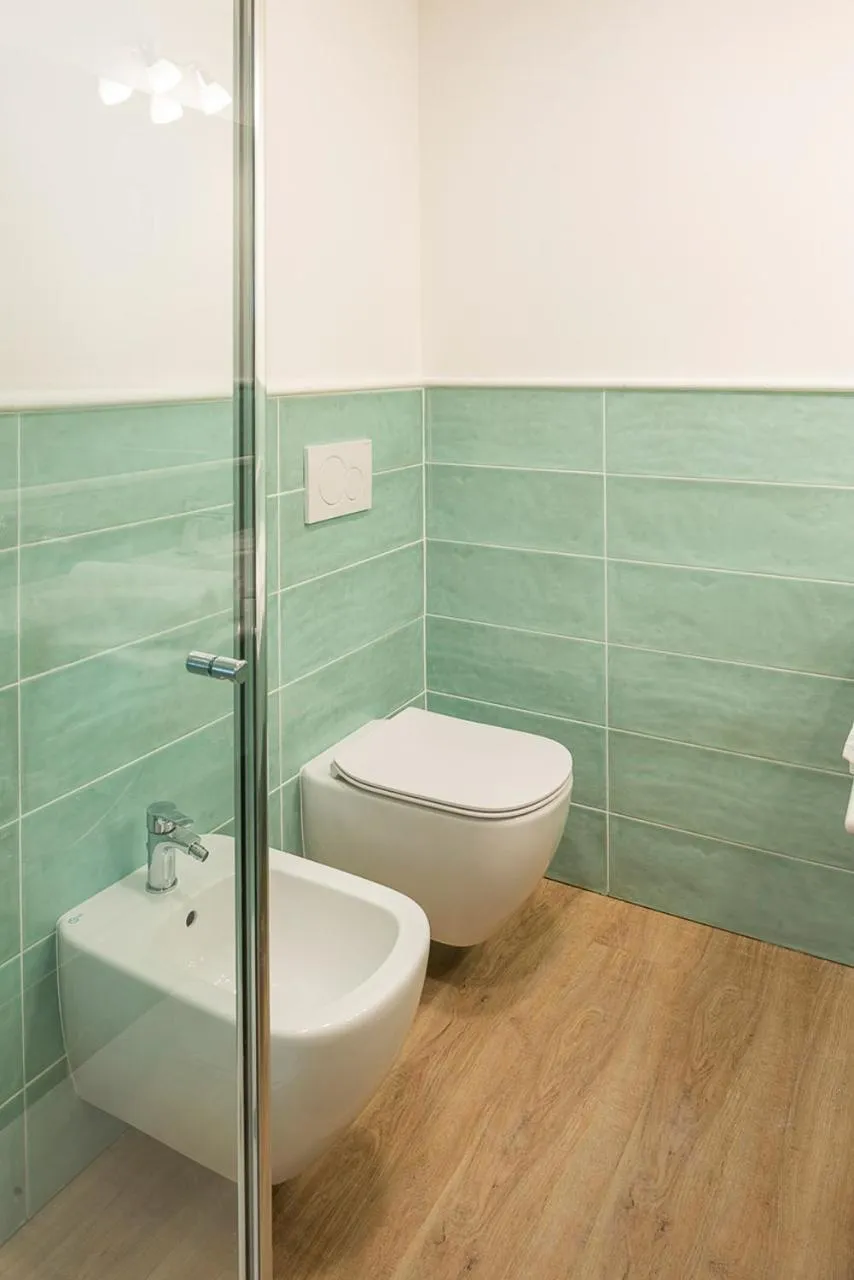 Toilet in Hotel Centrale