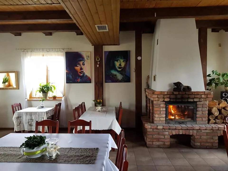 Restaurant/places to eat in Jasminum