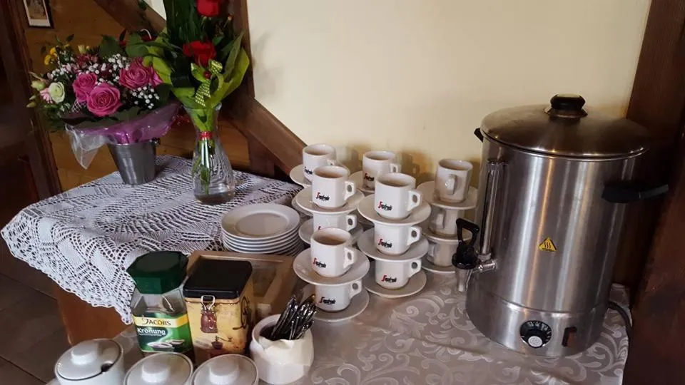 Restaurant/places to eat in Jasminum