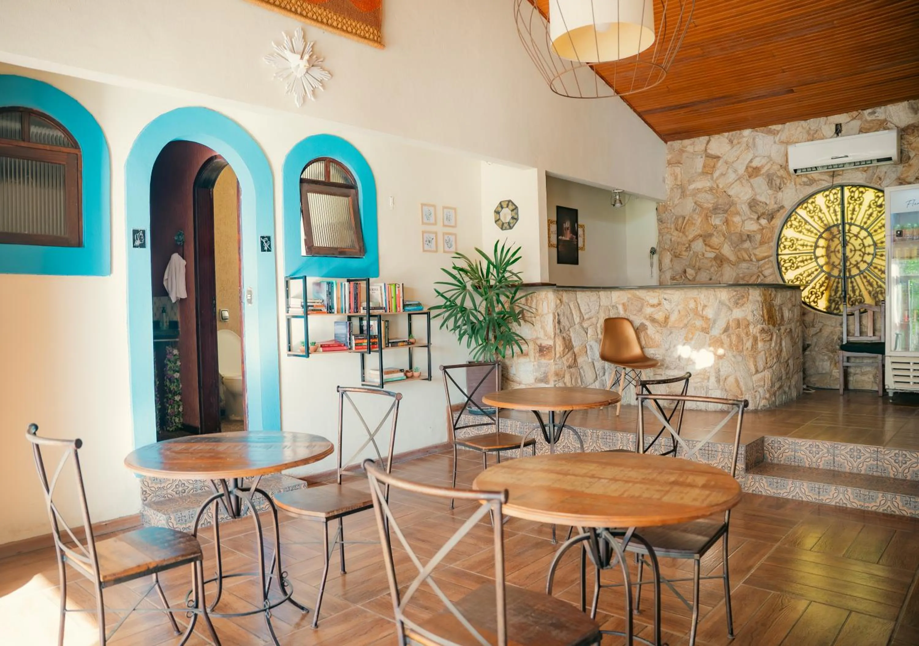Living room in Pousada Flor de Penedo