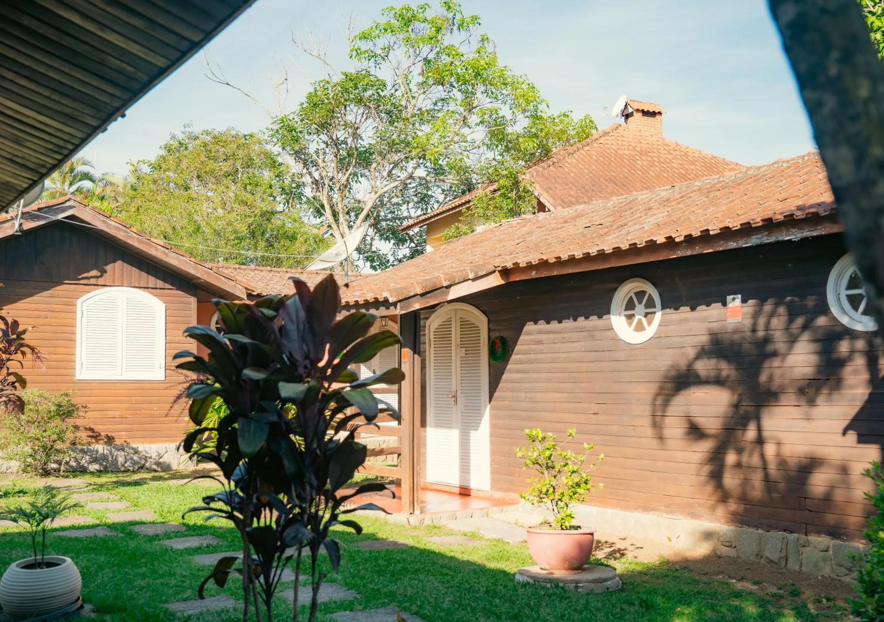 Garden view in Pousada Flor de Penedo