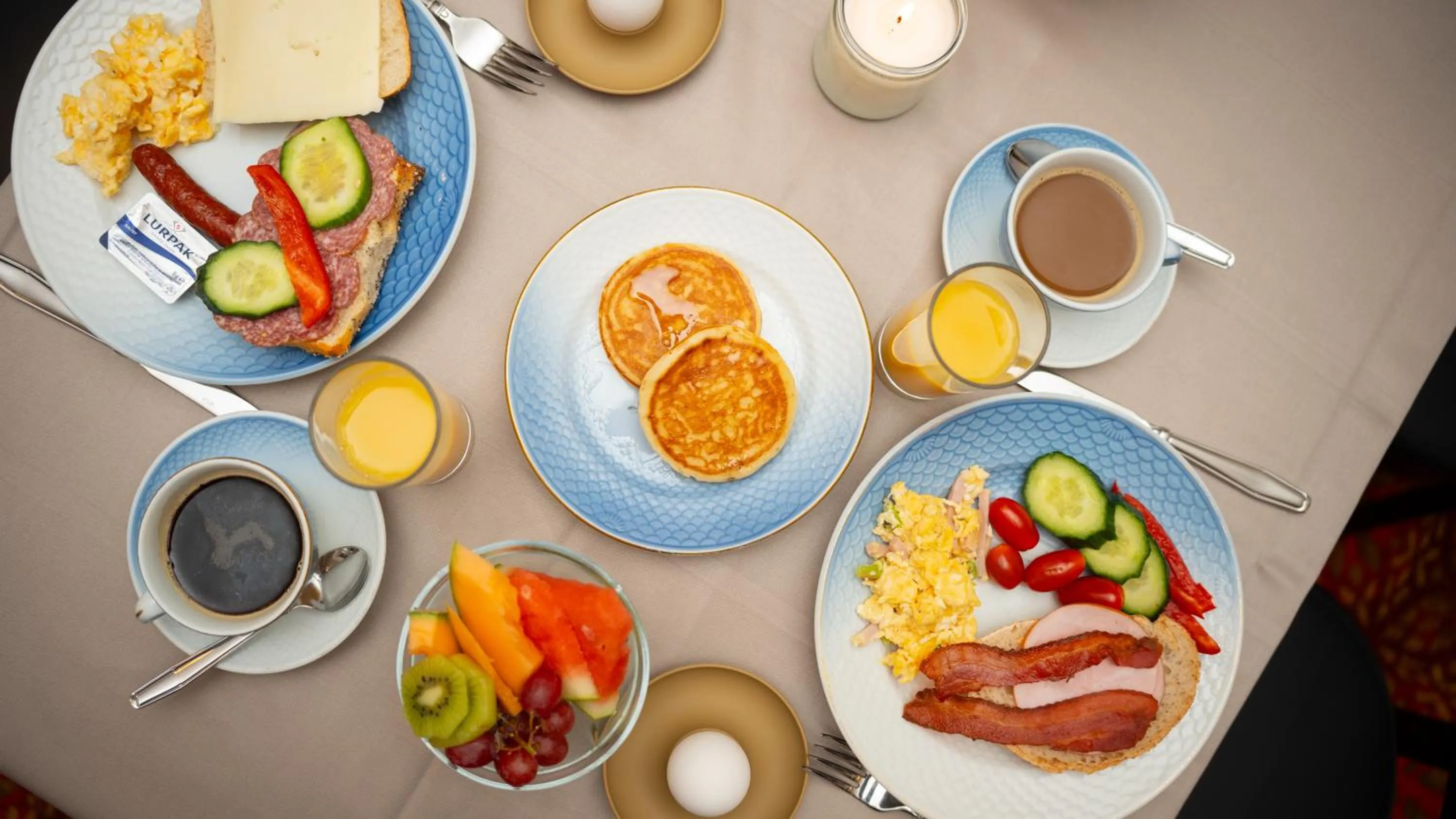 Buffet breakfast in Palads Hotel