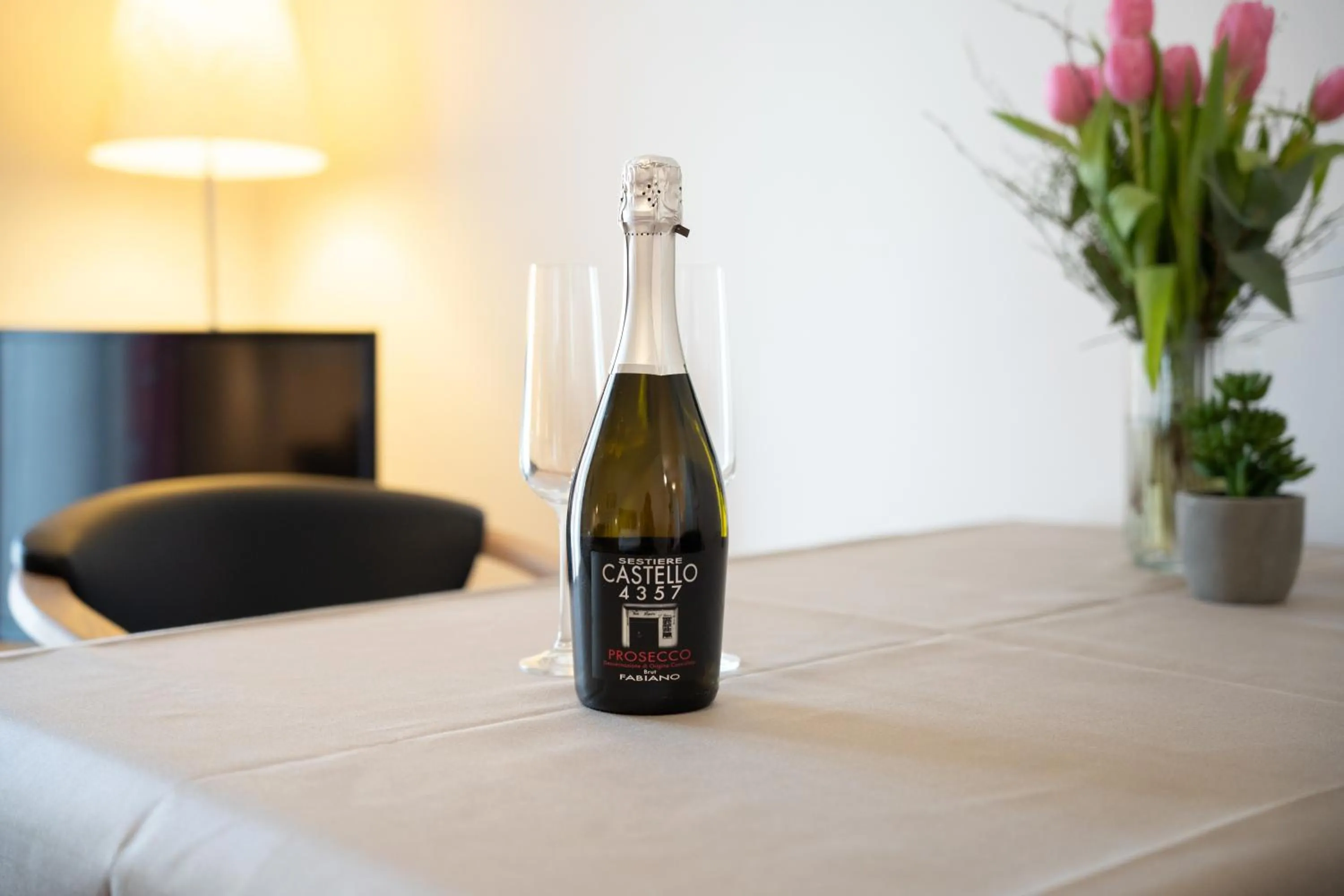 Photo of the whole room, Bed in Palads Hotel