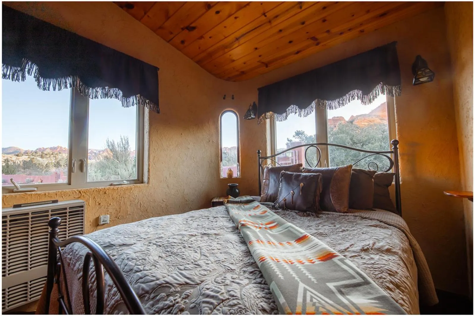 Bed in Zion Villa True North