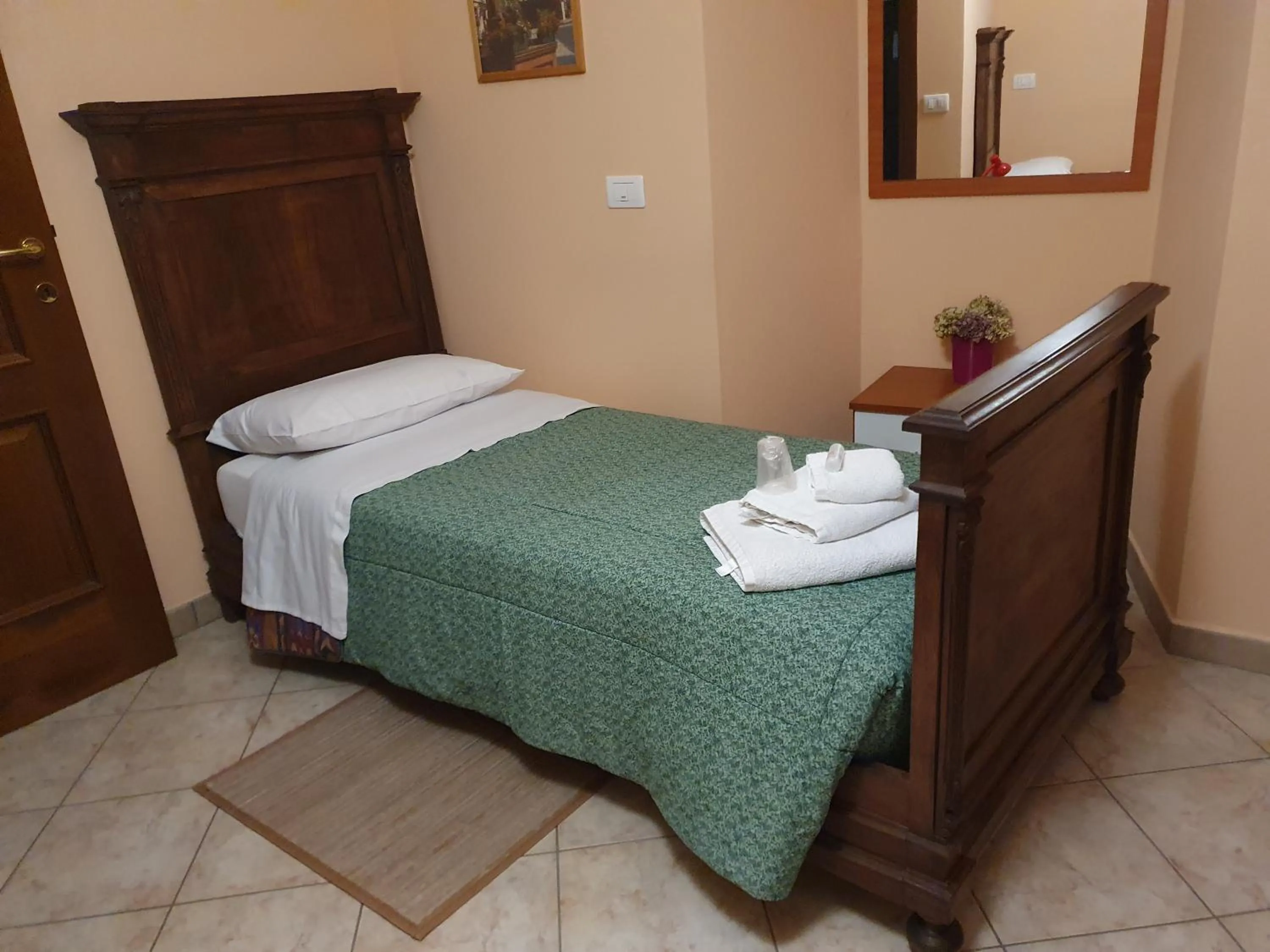 Photo of the whole room, Bed in B&B del Borgo