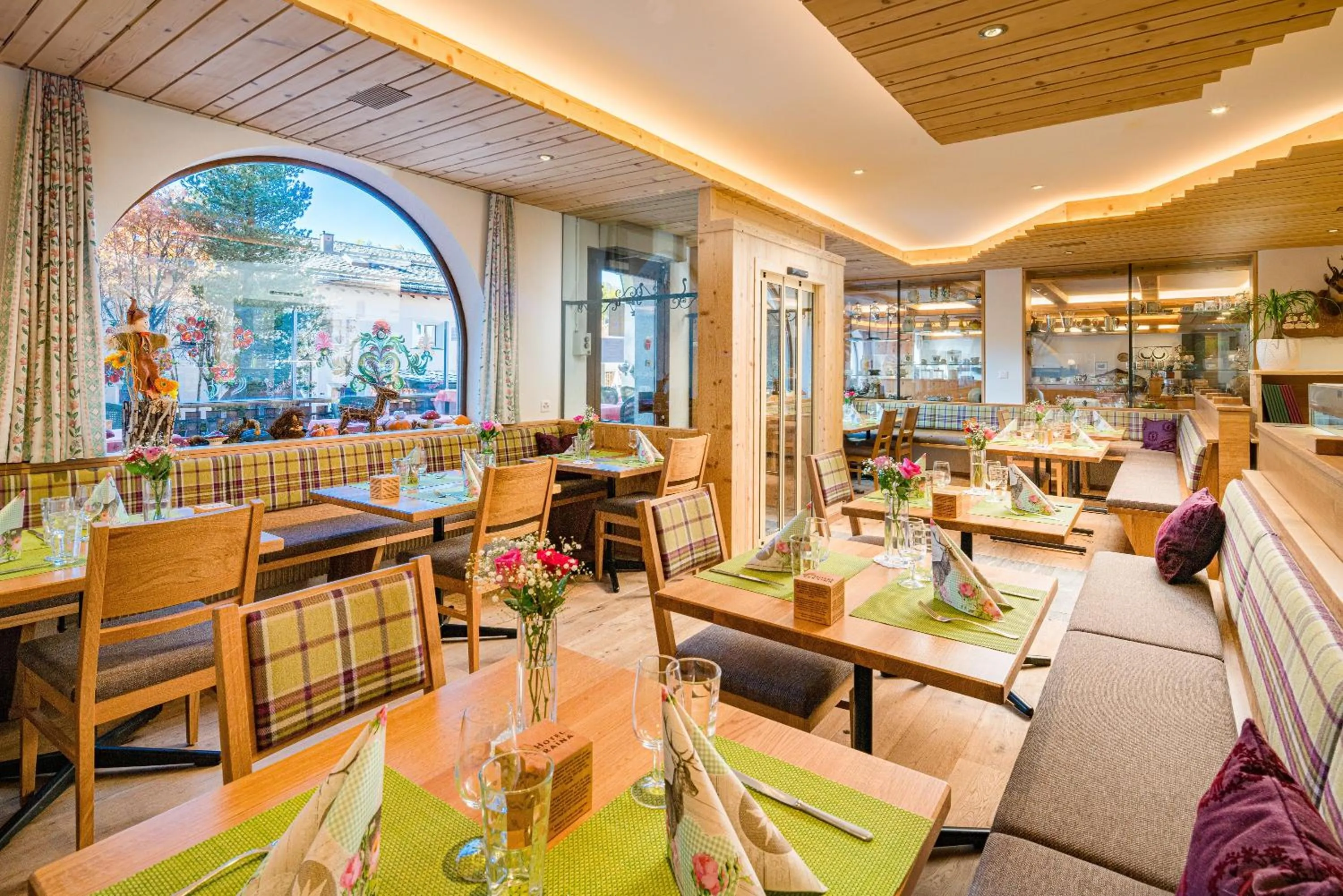 Restaurant/places to eat in Hotel Seraina