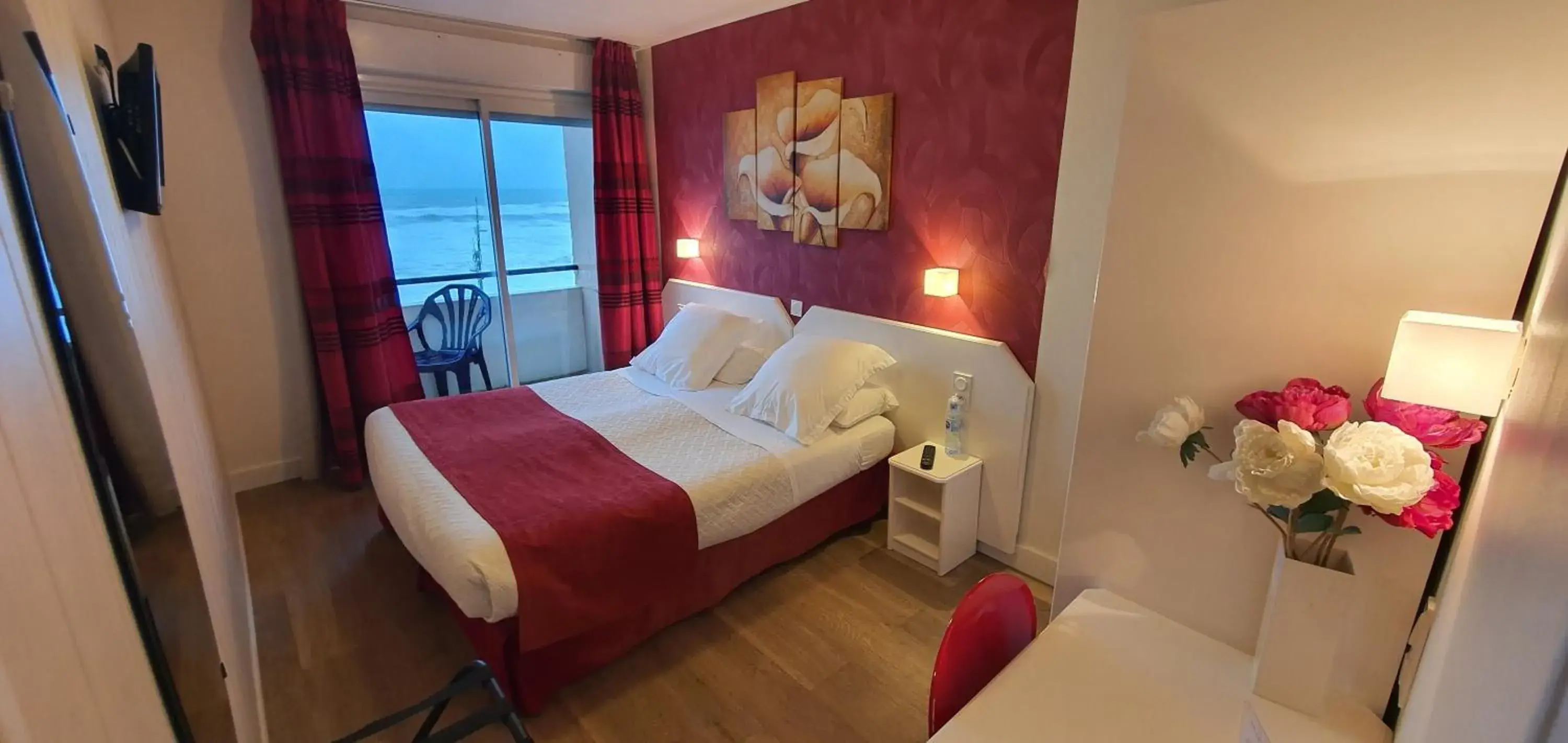 Superior Double Room in Hotel Cote d'Argent Superior Double Room in Hotel Cote d'Argent